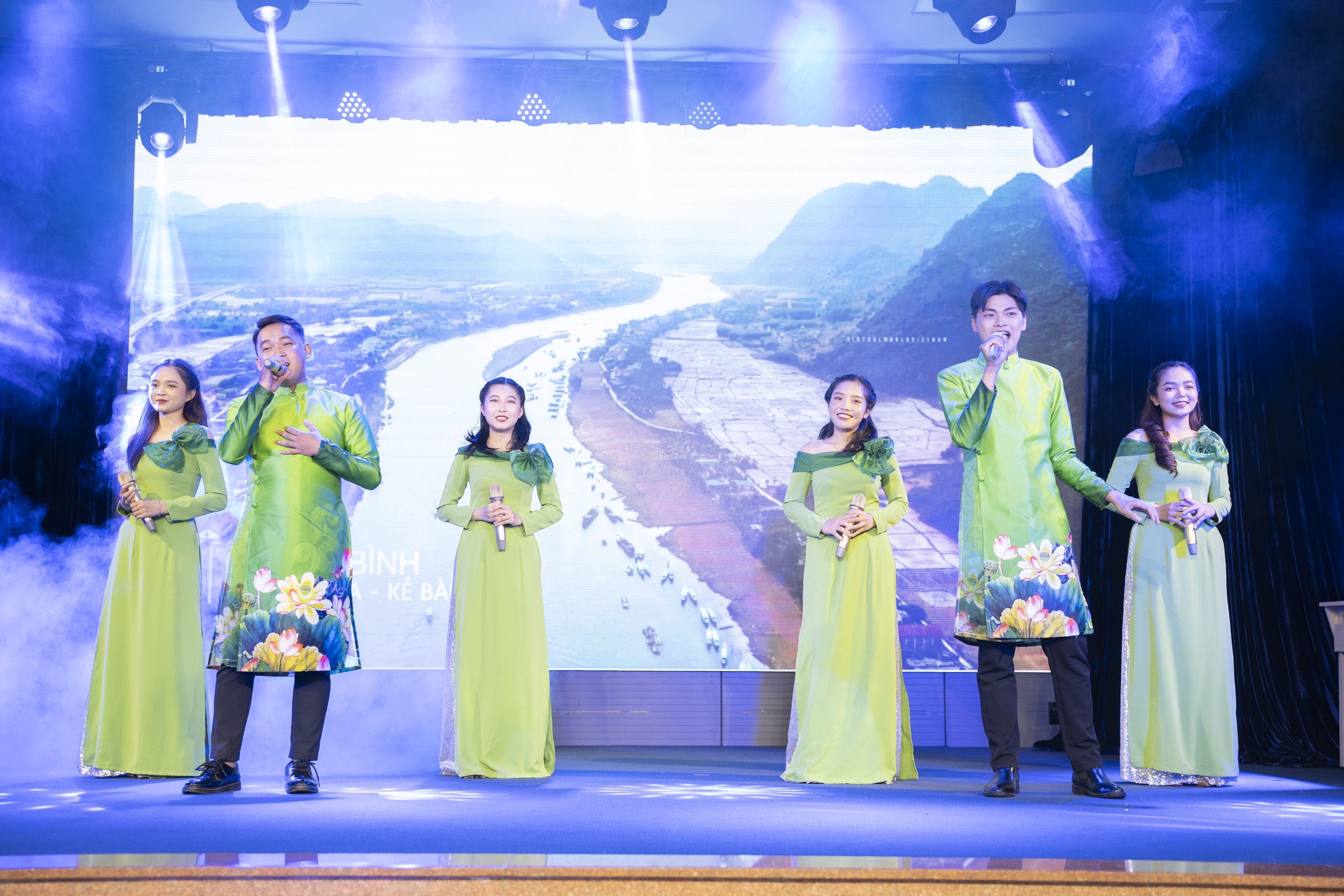 z3807545202681_9130ad8efe0c97139527d3a4f71a8ef5 Chung kết “Hướng dẫn viên du lịch triển vọng toàn thành năm 2022”