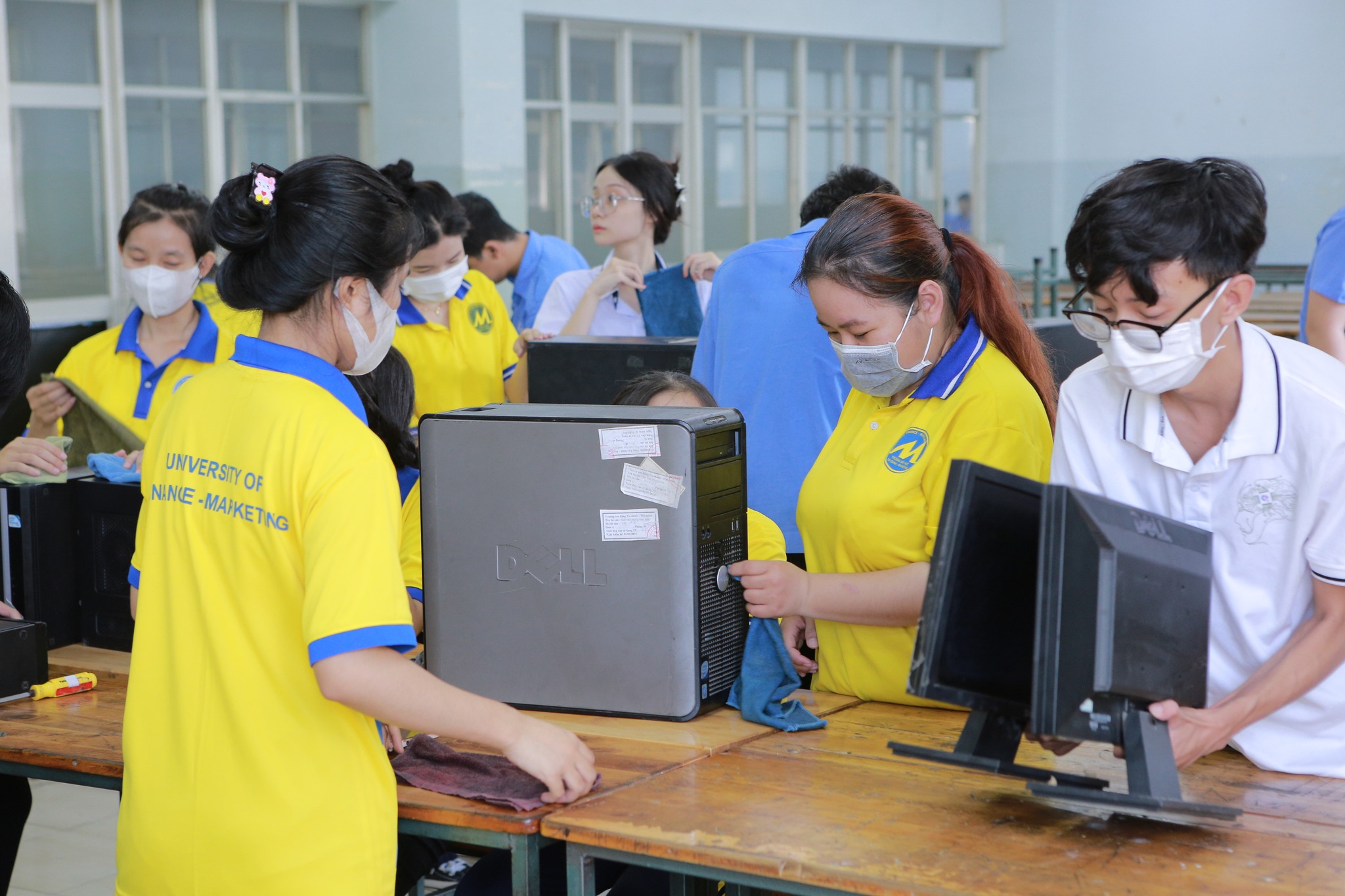 340282618_760621752395359_7101752574045343641_n Hoạt động tình nguyện "Máy tính cũ - Tri thức mới"