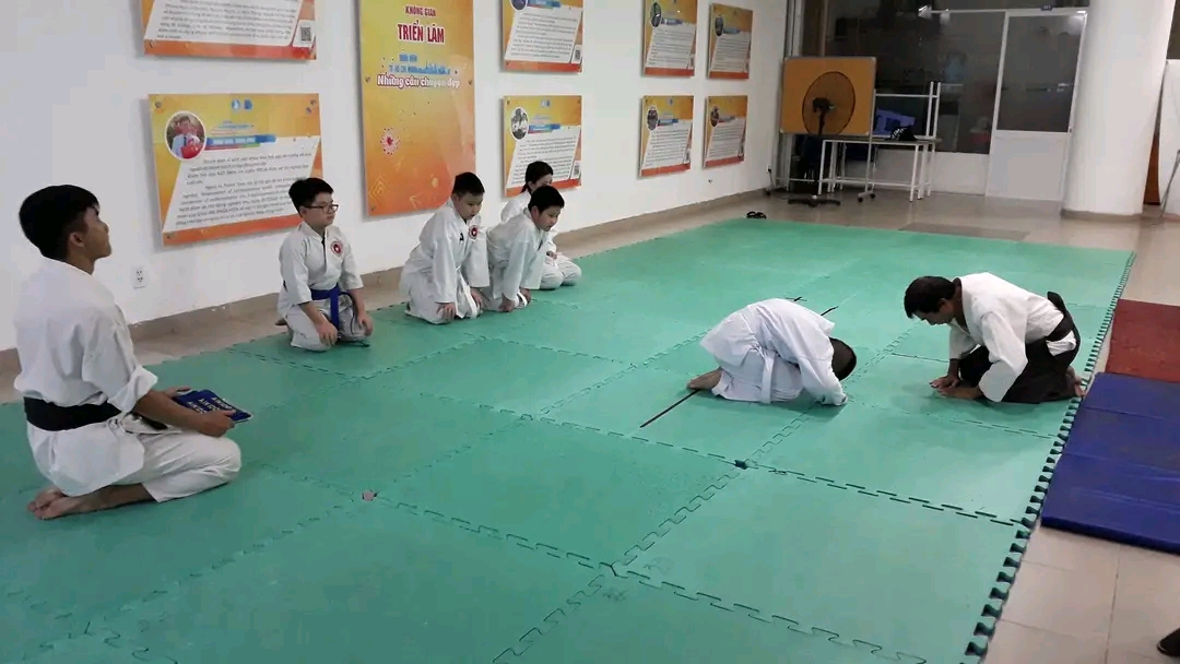 Lớp-võ-Aikido-Không-chỉ-rèn-luyện-sức-khỏe-mà-còn-hấp-thu-tinh-thần-thượng-võ-1 Lớp võ Aikido - Không chỉ rèn luyện sức khỏe mà còn hấp thu tinh thần thượng võ