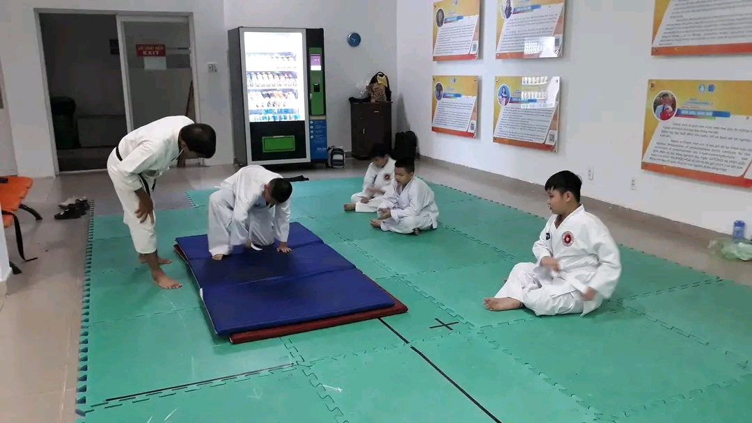 Lớp-võ-Aikido-Không-chỉ-rèn-luyện-sức-khỏe-mà-còn-hấp-thu-tinh-thần-thượng-võ-2 Lớp võ Aikido - Không chỉ rèn luyện sức khỏe mà còn hấp thu tinh thần thượng võ