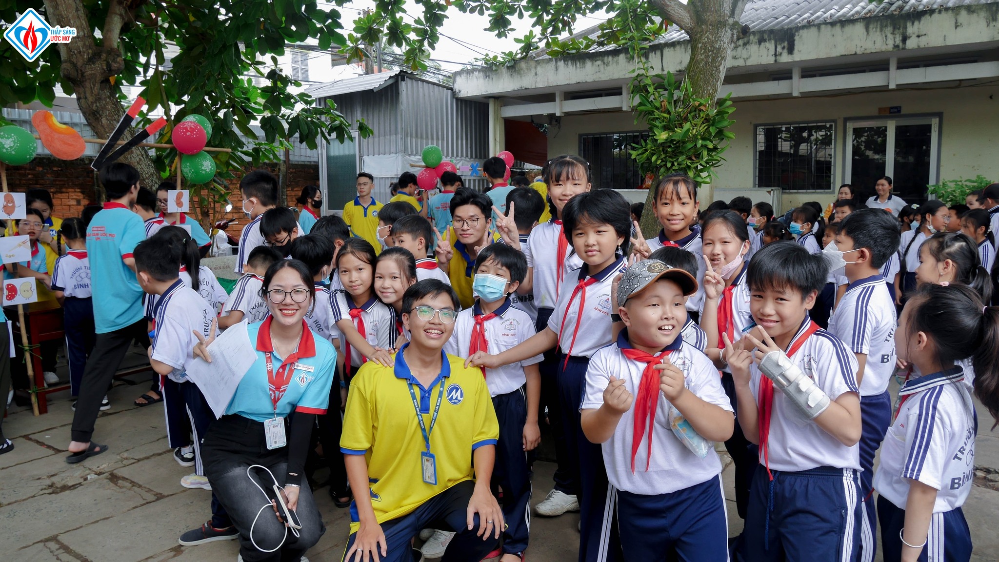 414150755_754639950027141_4688963344559758494_n CLB Thắp sáng ước mơ và chương trình ‘Mùa Đông ấm áp’