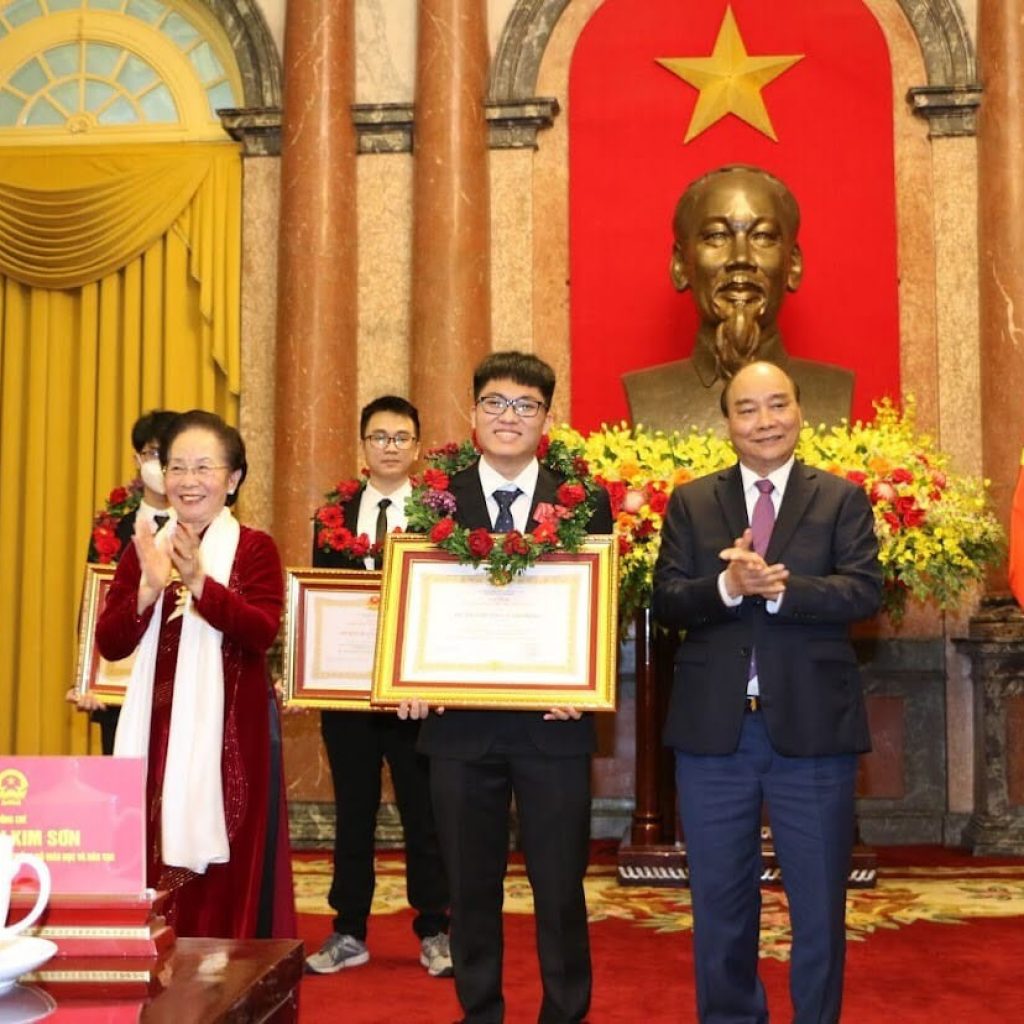z5079371089876_978ef6c00217c21c4506246b3e9d0431-1024x1024 Nam sinh Y khoa mang khát vọng “Kết nối - Hội nhập - Sáng tạo” đến với Đại hội XI