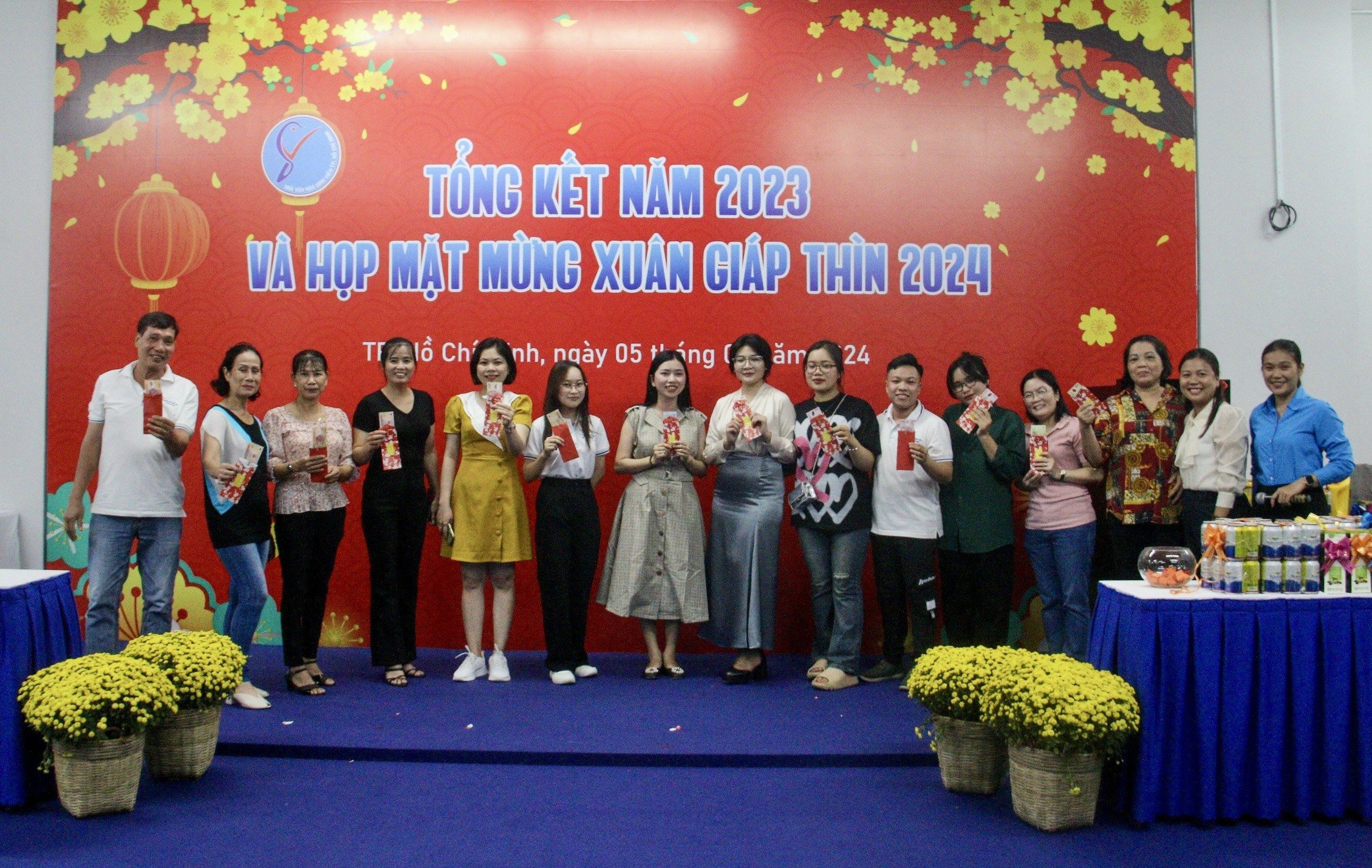 Hoạt-động-tổng-kết-năm-2023-và-Họp-mặt-mừng-Xuân-Giáp-Thìn-2024-của-Nhà-Văn-hóa-Sinh-viên-2 Hoạt động tổng kết năm 2023 và Họp mặt mừng Xuân Giáp Thìn 2024 của Nhà Văn hóa Sinh viên