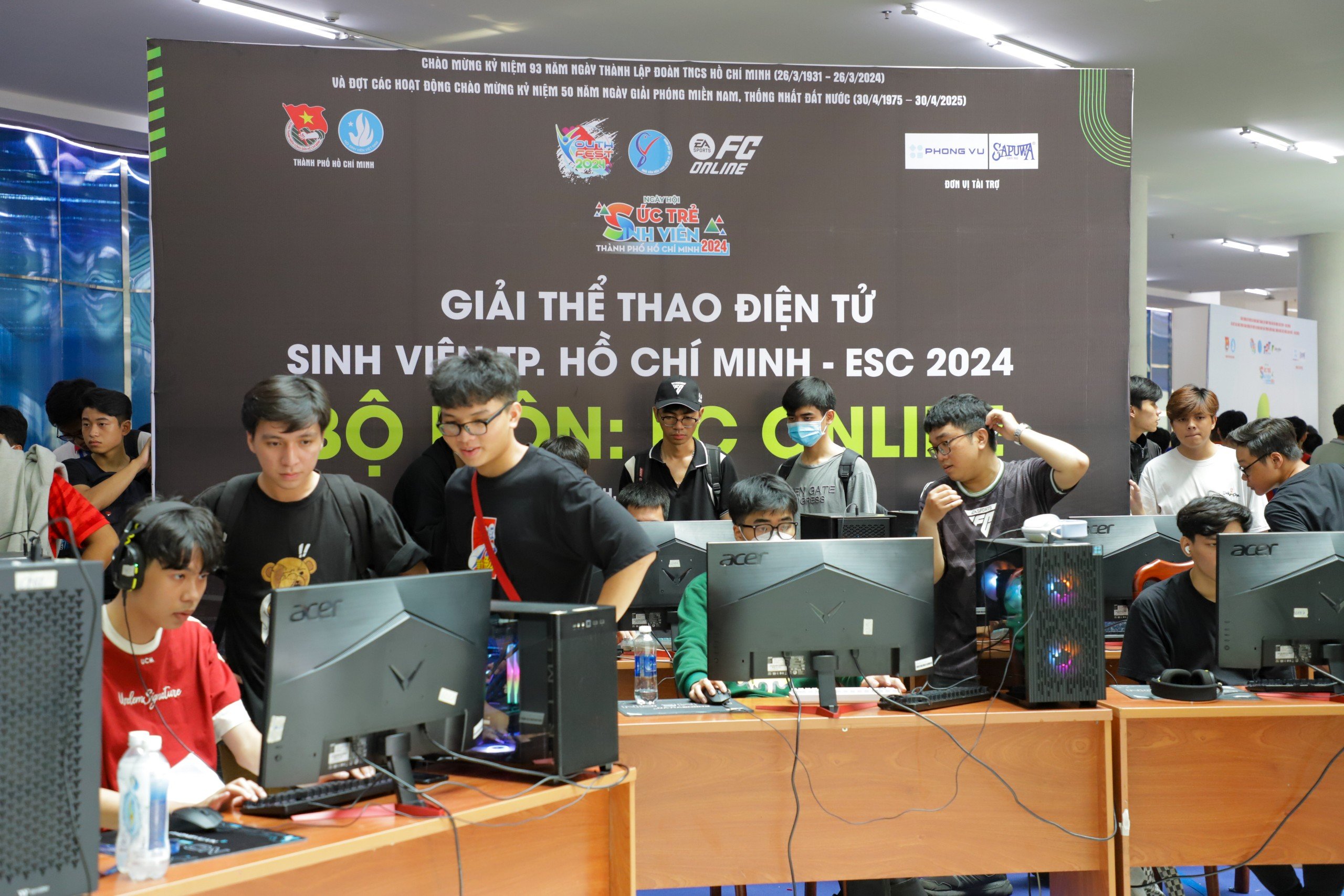 Bùng-nổ-lửa-nhiệt-tại-Ngày-hội-Sức-trẻ-Sinh-viên-TP.HCM-năm-2024-2 Bùng nổ lửa nhiệt tại Ngày hội Sức trẻ Sinh viên TP.HCM năm 2024