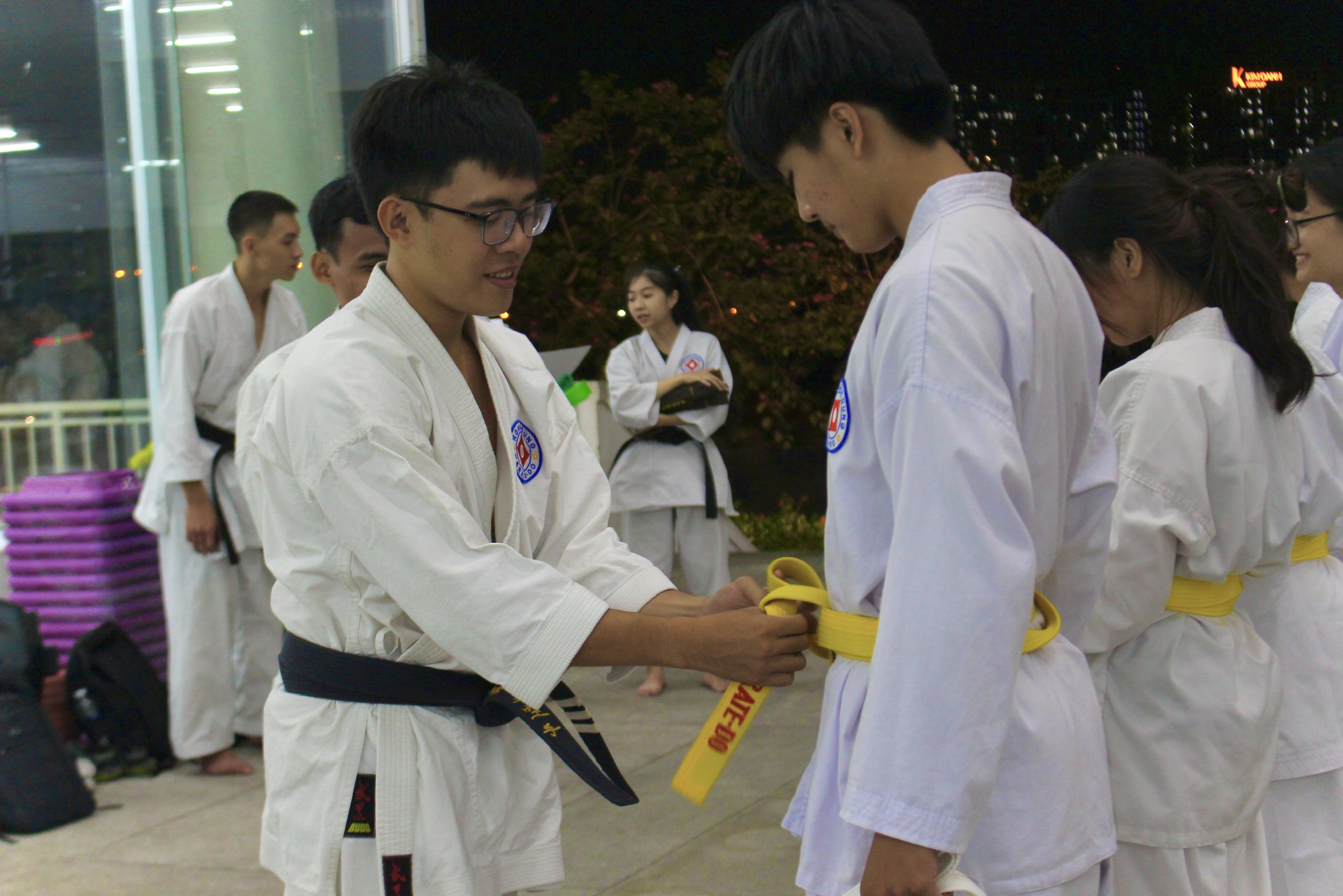 Hình-4 Sinh hoạt Câu lạc bộ Nghĩa Dũng Karate-do