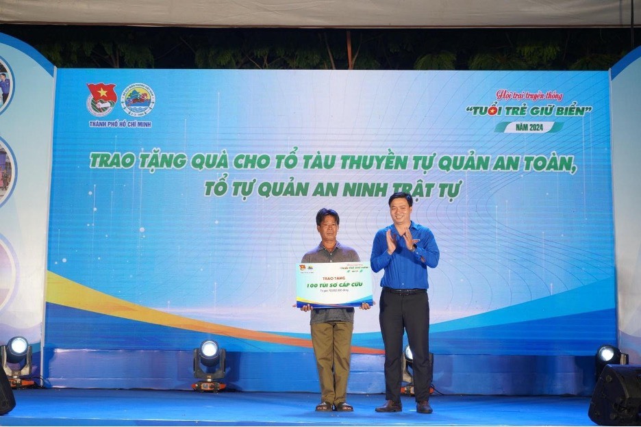 Tự-hào-Người-Chiến-sĩ-Biên-phòng-tại-Lễ-tuyên-dương-Chiến-sĩ-“Quân-hàm-xanh-trẻ-giỏi-tiêu-biểu”-và-Hội-trại-truyền-thống-“Tuổi-trẻ-giữ-biển”-năm-17 Tự hào Người Chiến sĩ Biên phòng tại Lễ tuyên dương Chiến sĩ “Quân hàm xanh trẻ, giỏi, tiêu biểu” và Hội trại truyền thống “Tuổi trẻ giữ biển” năm 2024