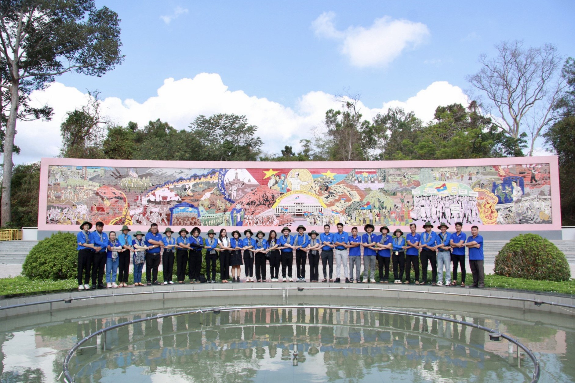 Hành-trình-về-nguồn-tại-Khu-di-tích-Lịch-sử-Văn-hóa-Quốc-gia-đặc-biệt-Căn-cứ-Trung-ương-Cục-Miền-Nam-1 Hành trình về nguồn tại Khu di tích Lịch sử Văn hóa Quốc gia đặc biệt Căn cứ Trung ương Cục Miền Nam