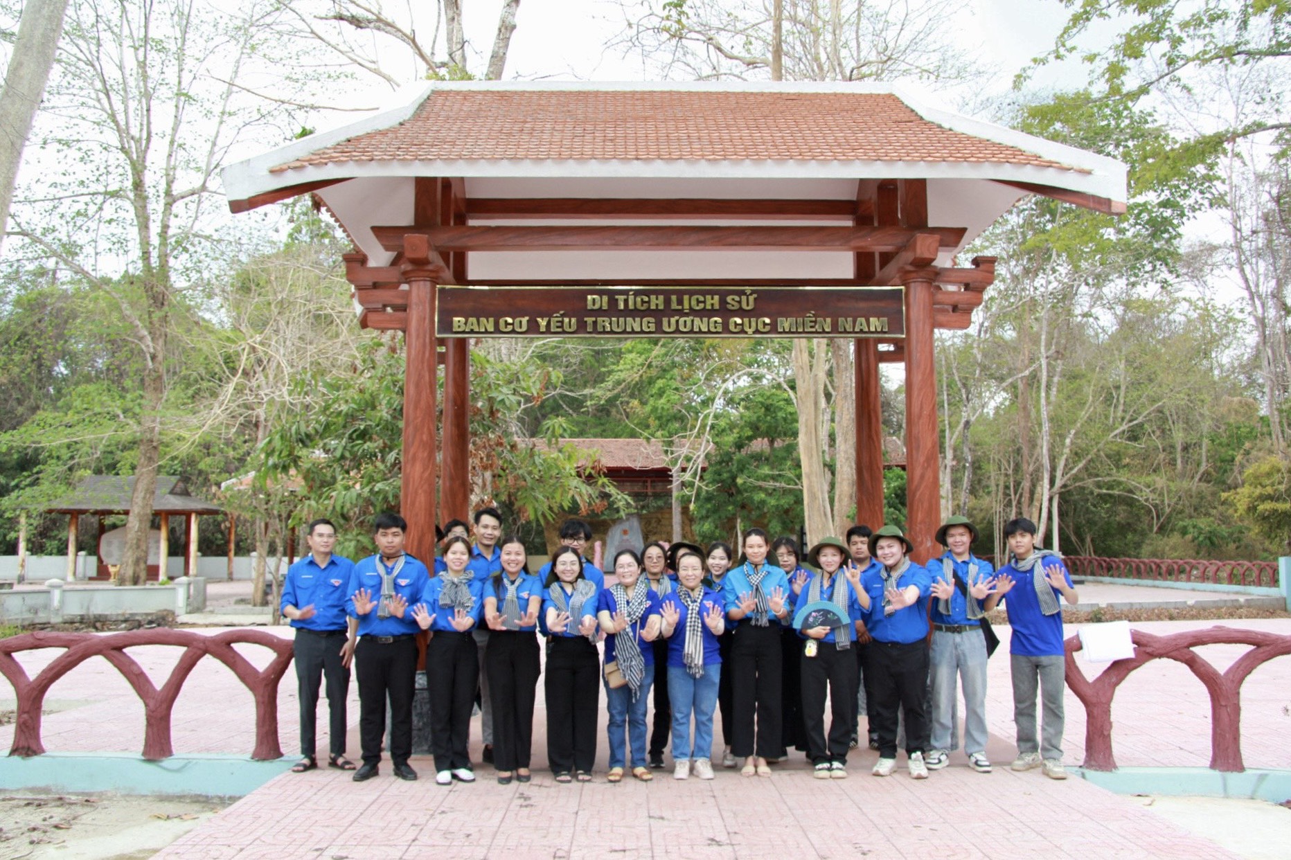 Hành-trình-về-nguồn-tại-Khu-di-tích-Lịch-sử-Văn-hóa-Quốc-gia-đặc-biệt-Căn-cứ-Trung-ương-Cục-Miền-Nam-11 Hành trình về nguồn tại Khu di tích Lịch sử Văn hóa Quốc gia đặc biệt Căn cứ Trung ương Cục Miền Nam