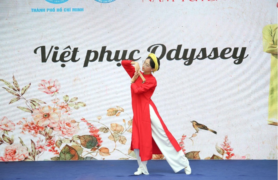 Hoạt-động-Triển-lãm-và-trải-nghiệm-cổ-phục-và-áo-dài-Việt-Nam-Ngày-hội-Văn-hóa-năm-20244 Hoạt động Triển lãm và trải nghiệm cổ phục và áo dài Việt Nam - Ngày hội Văn hóa năm 2024