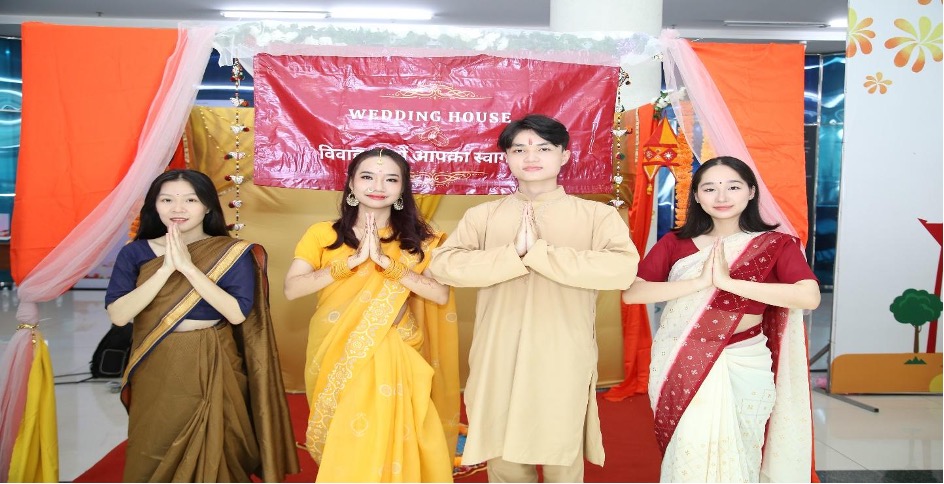 Sinh-viên-Thành-phố-kết-nối-và-hòa-nhập-văn-hóa-tại-“Hoạt-động-Giao-lưu-Văn-hóa-các-nước”-3 Sinh viên Thành phố kết nối và hòa nhập văn hóa tại  “Hoạt động Giao lưu Văn hóa các nước”