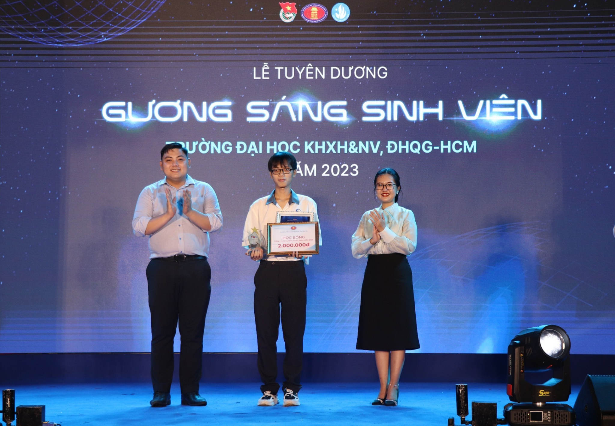a6-1 Gương sáng sinh viên về tinh thần vượt khó - Không phí phạm thời gian vào những điều vô ích