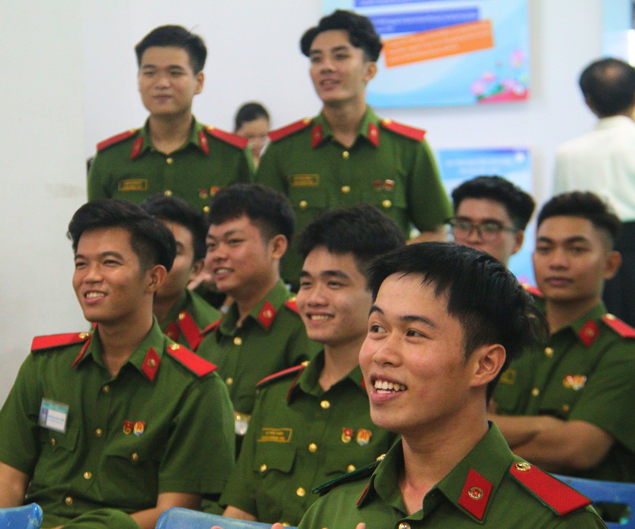 Chuyên-đề-Hát-cho-đồng-bào-tôi-nghe-Chủ-đề-Đuốc-sáng-4 Chuyên đề “Hát cho đồng bào tôi nghe” - Chủ đề: Đuốc sáng