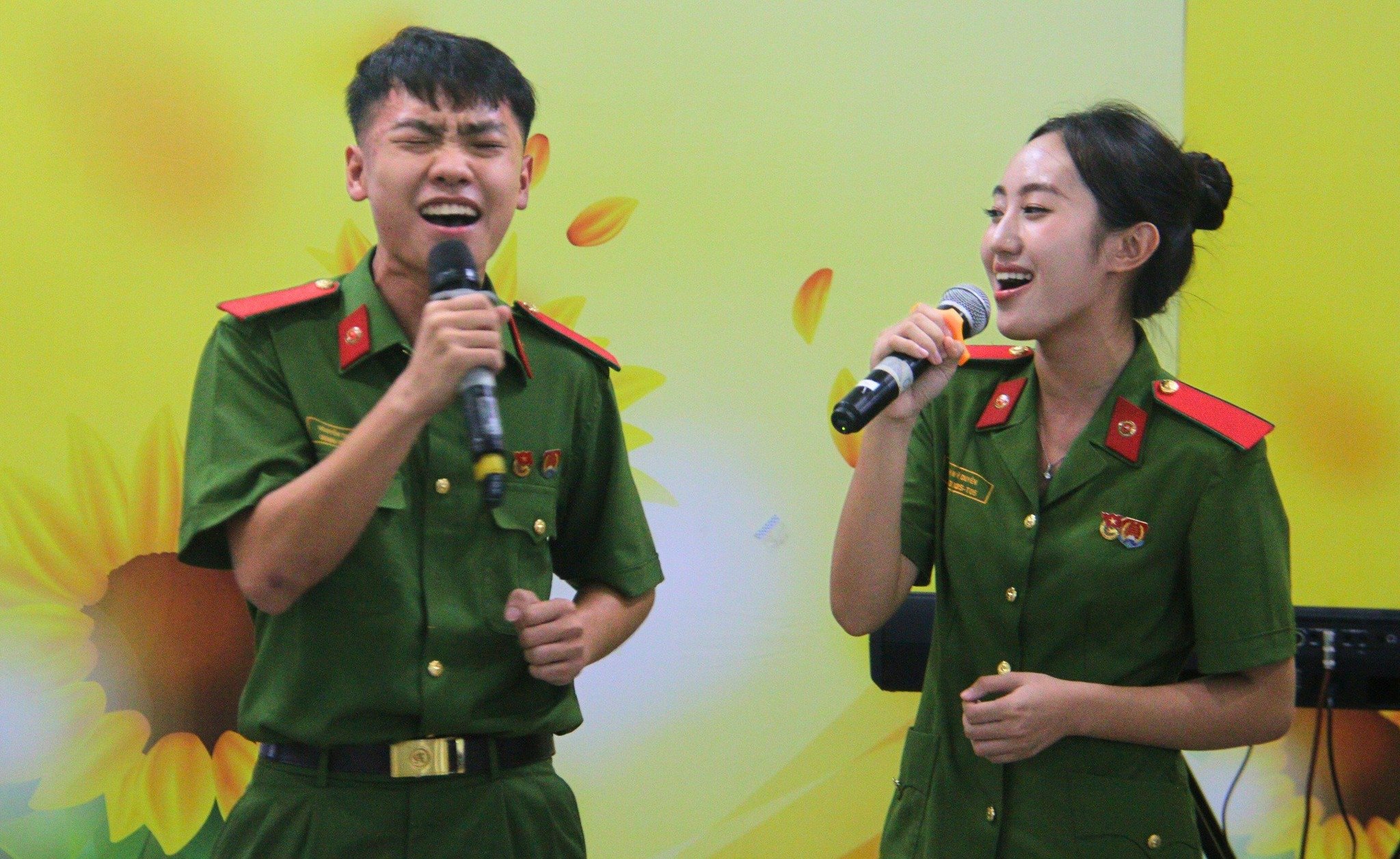 Chuyên-đề-Hát-cho-đồng-bào-tôi-nghe-Chủ-đề-Đuốc-sáng-5 Chuyên đề “Hát cho đồng bào tôi nghe” - Chủ đề: Đuốc sáng