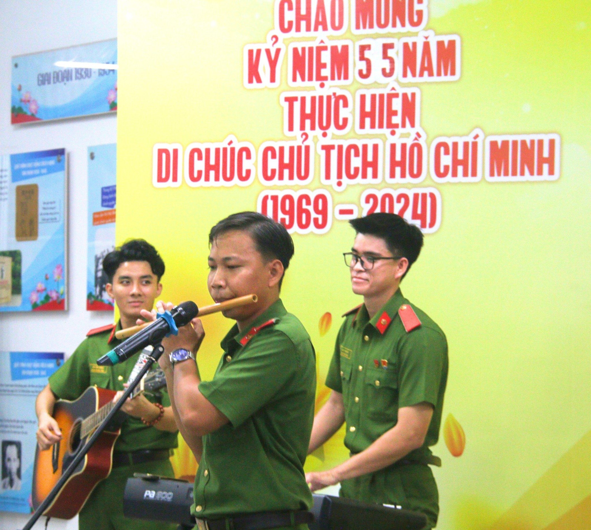 Chuyên-đề-Hát-cho-đồng-bào-tôi-nghe-Chủ-đề-Đuốc-sáng-6 Chuyên đề “Hát cho đồng bào tôi nghe” - Chủ đề: Đuốc sáng