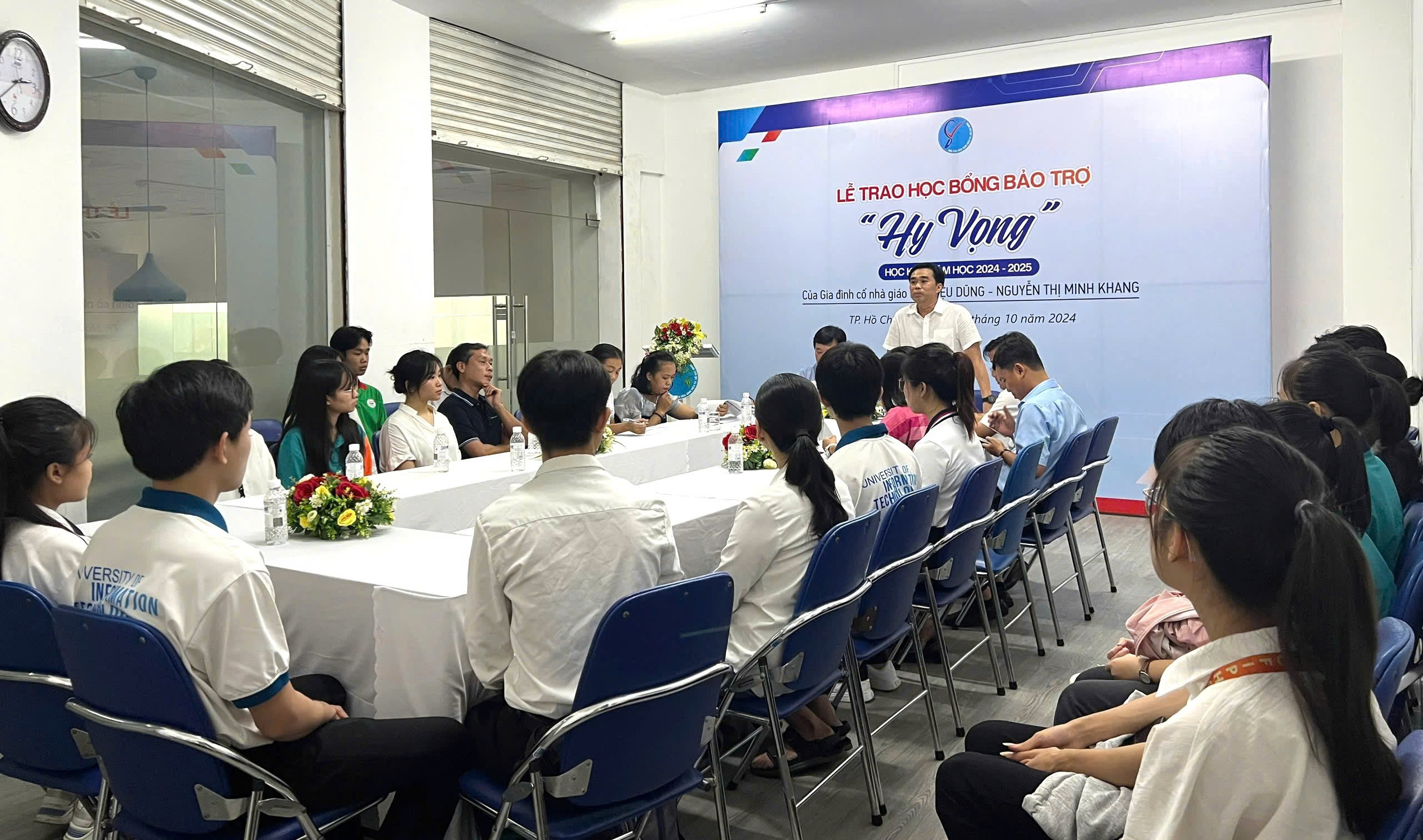 Ảnh-đầu LỄ TRAO HỌC BỔNG BẢO TRỢ “HY VỌNG” CỦA CỐ NHÀ GIÁO LÊ THIỆU DŨNG - NGUYỄN THỊ MINH KHANG, HỌC KỲ 1, NĂM HỌC 2024 – 2025