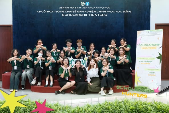 488624319_1214017930725165_4183390219023403179_n Toạ đàm chia sẻ kinh nghiệm chinh phục học bổng "Trạm để chạm" tại Phòng Hội thảo Nhà Văn hoá Sinh viên