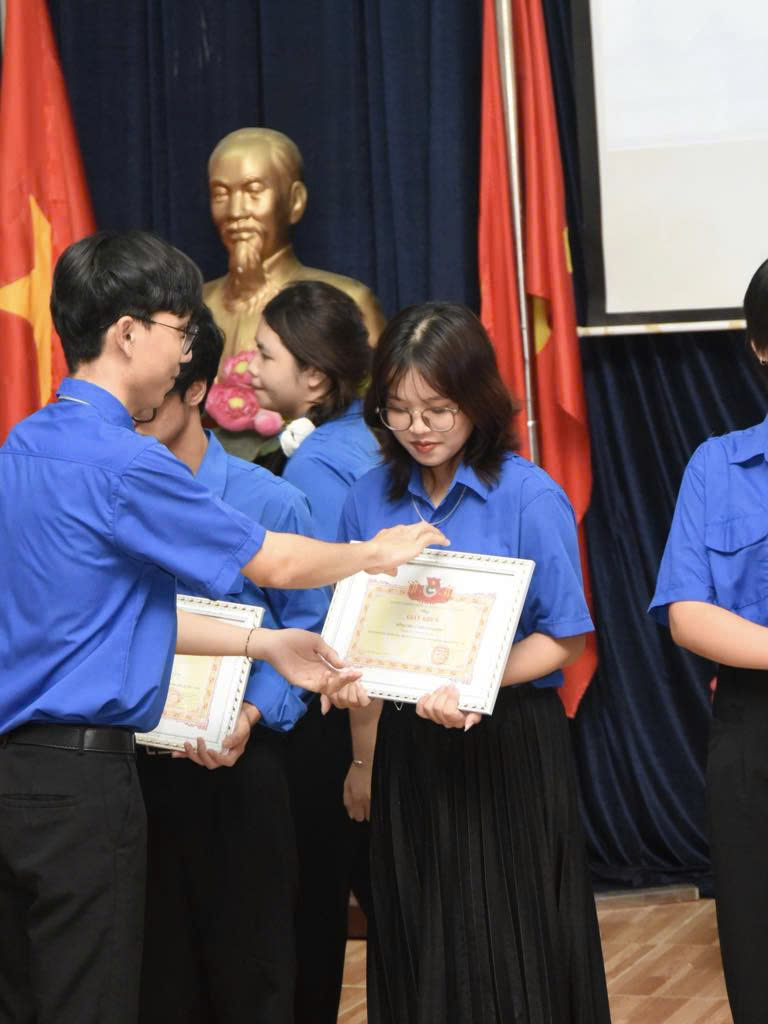 HOANG-NGOC-LINH-LINH-TRUONG-DAI-HOC-VAN-HOA-TP.HCM_ Từ cô bé Tày ở vùng cao nguyên tới “ước mơ” truyền thông