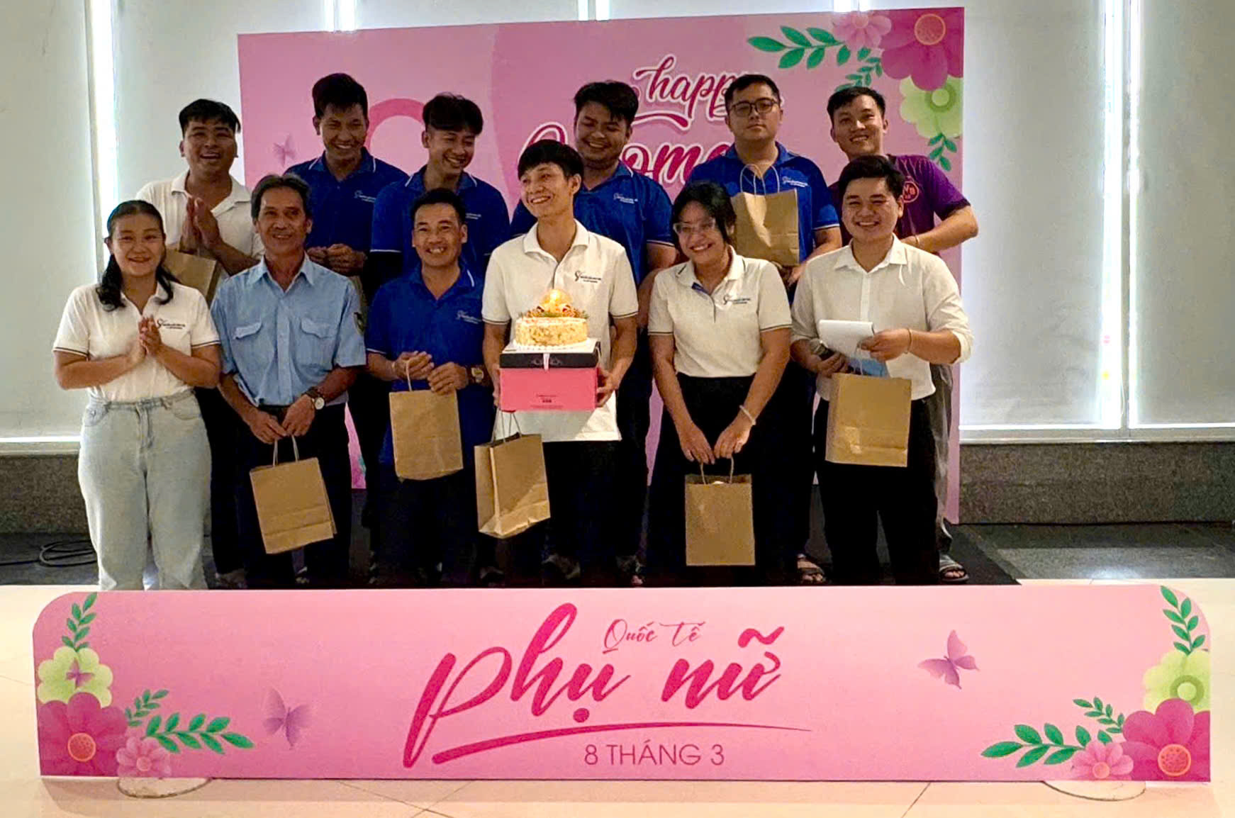 z6393171620442_be0953faa3ed2a4b3edb3f2836f96226 Họp mặt kỷ niệm ngày Quốc tế Phụ nữ 08/3 năm 2025 và sinh nhật cán bộ – công nhân viên Quý I/2025