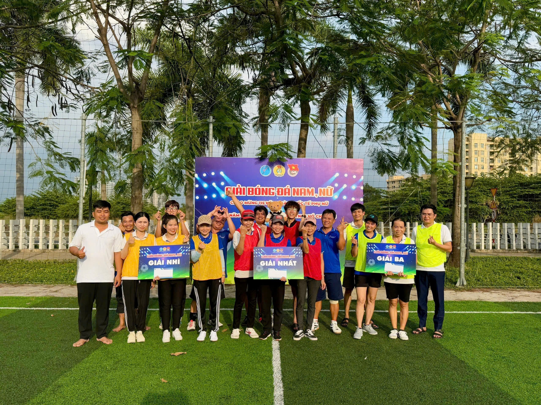 z6393171667621_60fd447508f0c6d6f08c10a70e294f82 Họp mặt kỷ niệm ngày Quốc tế Phụ nữ 08/3 năm 2025 và sinh nhật cán bộ – công nhân viên Quý I/2025
