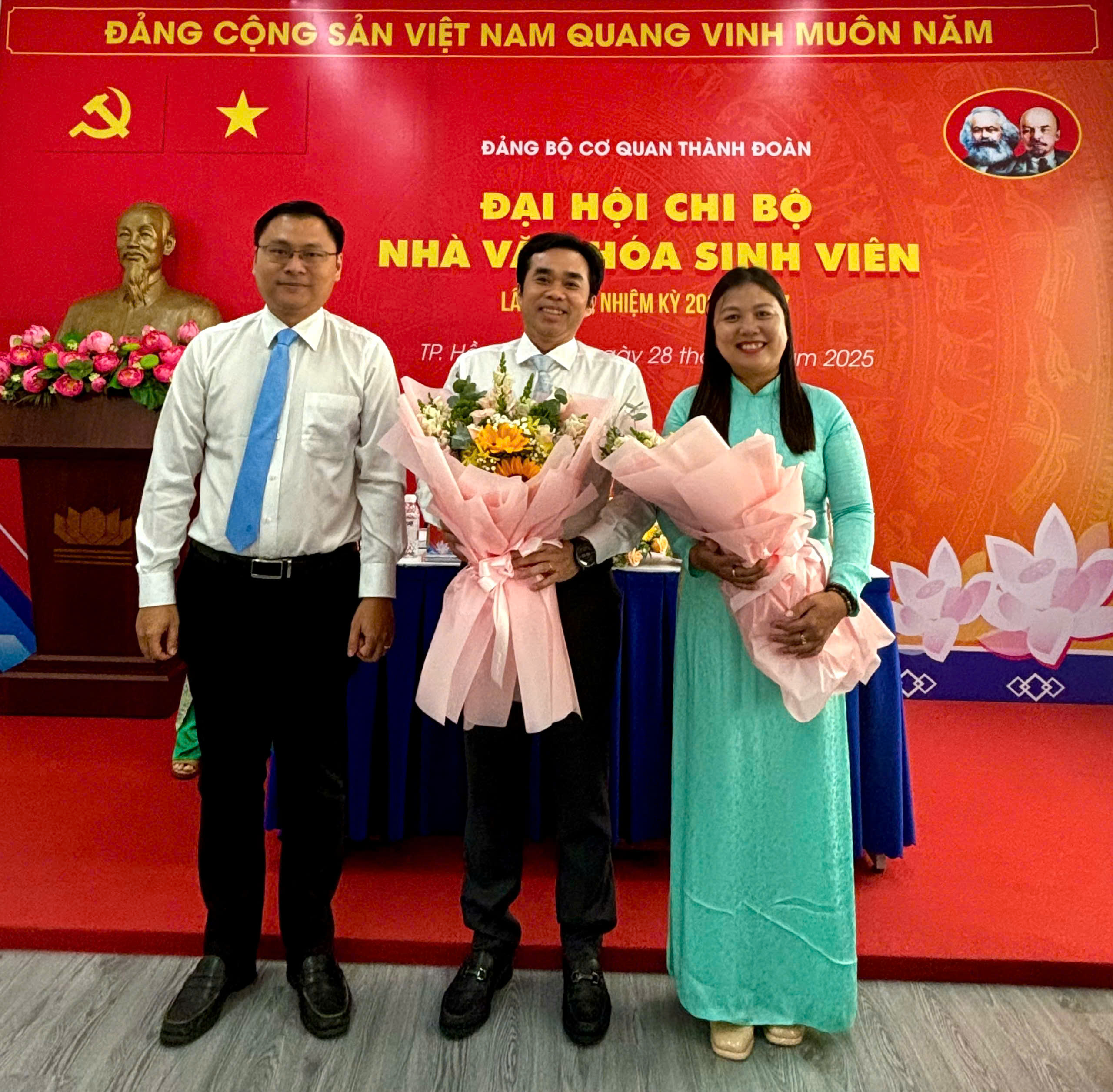 z6450957567315_1814b4f843427cc22a90913f78649716 Đại hội Chi bộ Nhà Văn hóa Sinh viên lần thứ IX, nhiệm kỳ 2025 - 2027