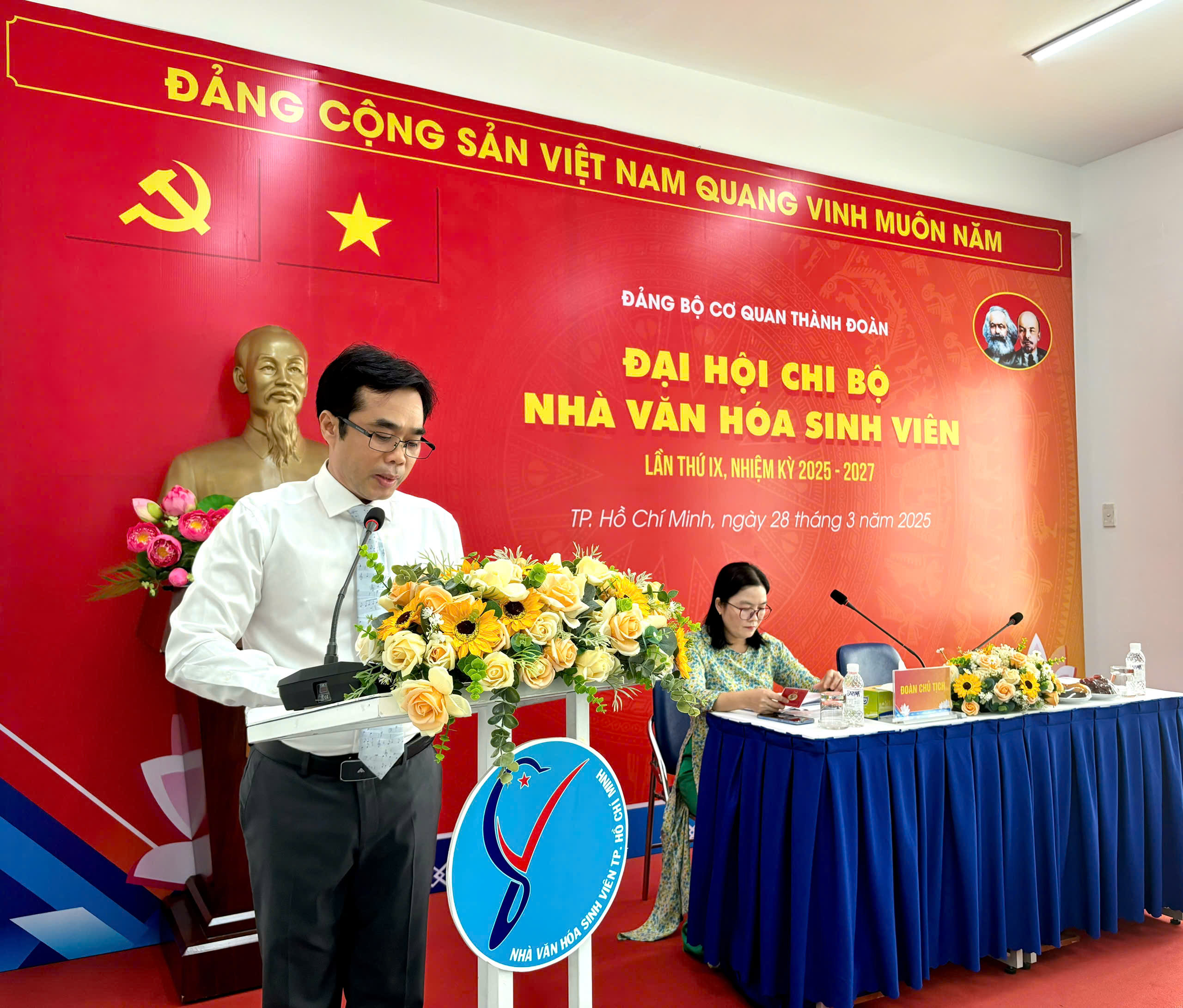 z6450957628172_660bf1e7b58da4405617908fe3c5d0d8 Đại hội Chi bộ Nhà Văn hóa Sinh viên lần thứ IX, nhiệm kỳ 2025 - 2027