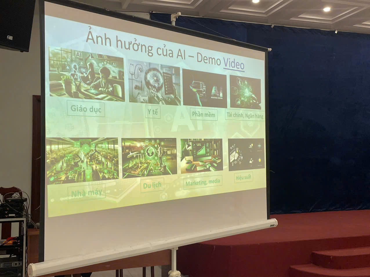 z6569331297686_eab8d66f08bc10ebd45e07e1e2fed2d5 Hội thảo "AI - Ảnh hưởng và ứng dụng của sinh viên" Hội trường Nhà Văn hóa Sinh viên