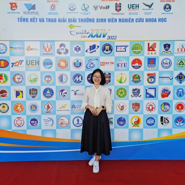 Cô sinh viên Y đam mê nghiên cứu khoa học
