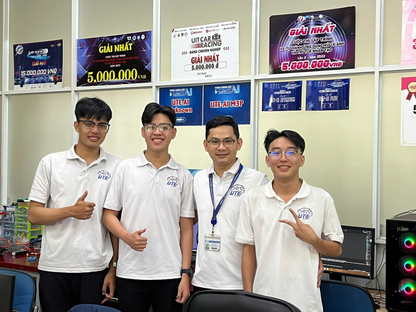 12.-DU-AN-KY-HIEU-VIET-NAM-TRUONG-DAI-HOC-SU-PHAM-KY-THUAT-TP.HCM_ Dự án dịch ngôn ngữ kí hiệu của những sinh viên trường Đại học Sư phạm Kỹ thuật TP.HCM