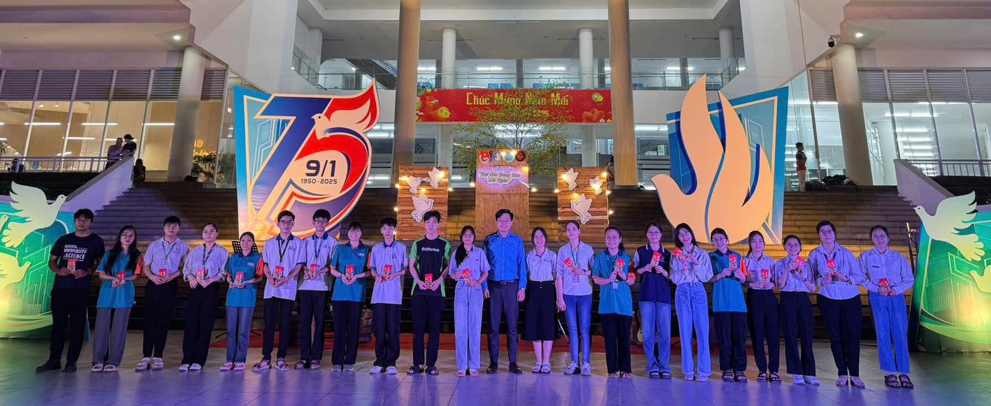 2 Chuyên đề “Hát cho đồng bào tôi nghe” – Chủ đề Chí