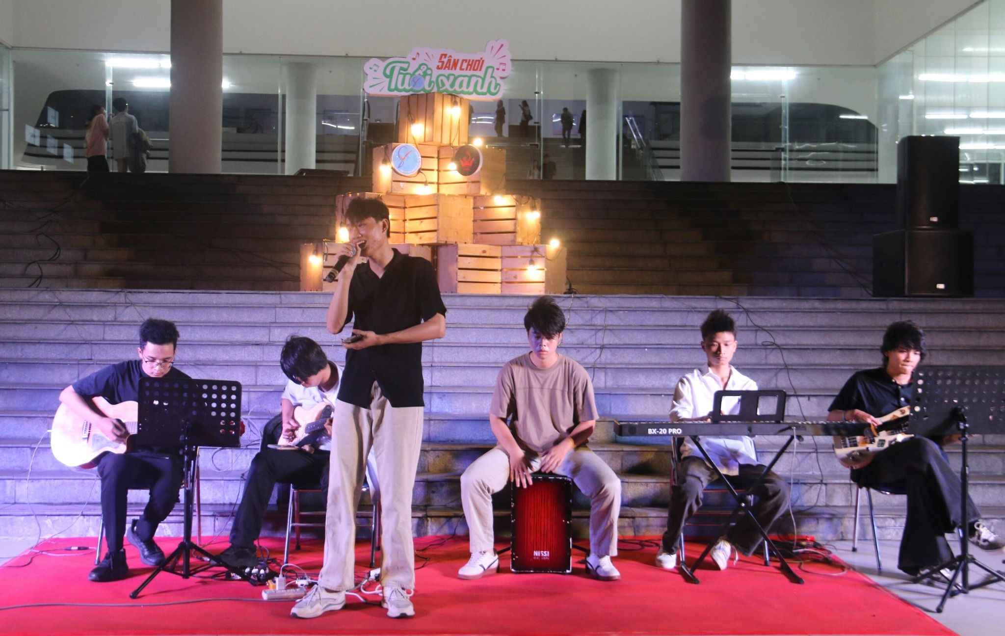 496329912_1093098152843151_3772750129633805200_n Sân chơi “Tuổi xanh” - Chủ đề: Shooting Star Night