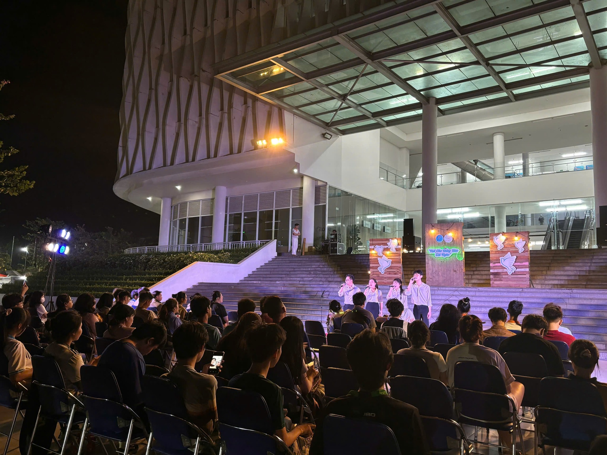 5-1 Chuyên đề Hát cho đồng bào tôi nghe - Chủ đề: "Chí"