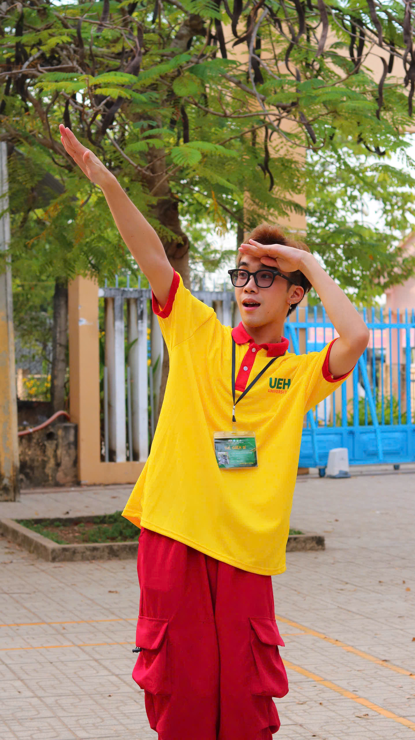 7.1.-NGUYEN-PHUONG-HUNG-DUNG-DAI-HOC-KINH-TE-TP.HCM_ NAM SINH "SINH VIÊN 5 TỐT" ĐẠI HỌC KINH TẾ TP.HCM VỚI NIỀM ĐAM MÊ NGHỆ THUẬT