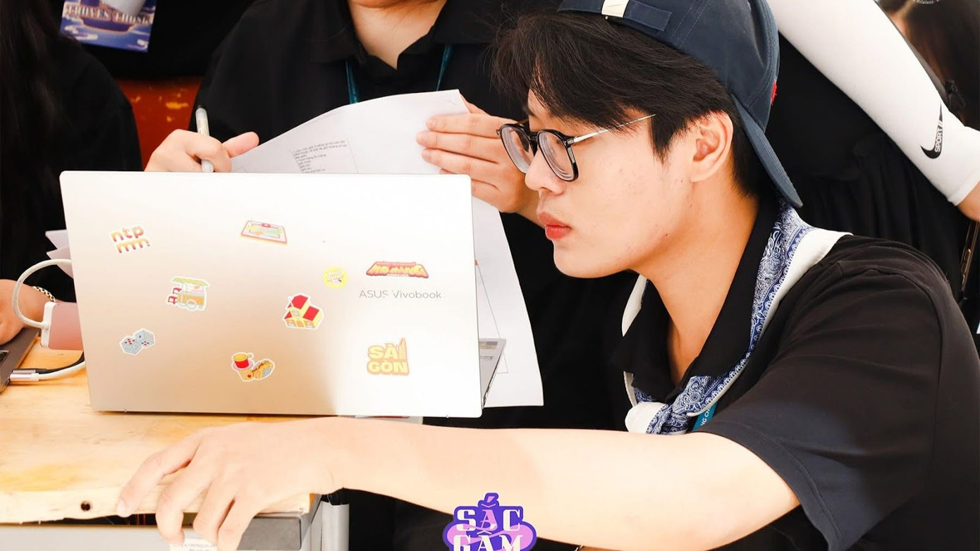 9.1.-VAN-DUY-PHUC-TRUONG-DAI-HOC-VAN-LANG Nam sinh ngành Quan hệ công chúng chinh phục học bổng toàn phần sau giải thưởng học sinh giỏi Quốc gia