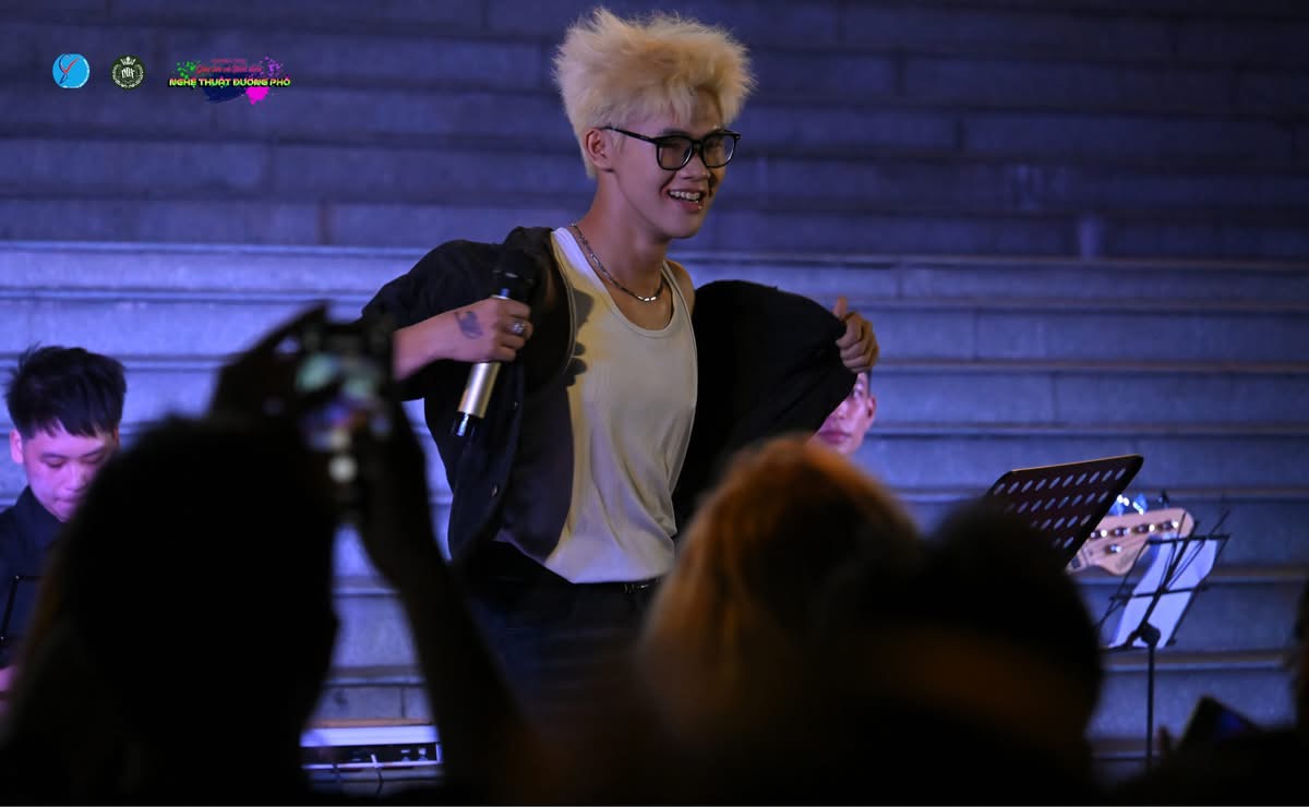 IMG_0528 Giao lưu và Biểu diễn nghệ thuật đường phố - Chủ đề: Open Mic – Open Heart