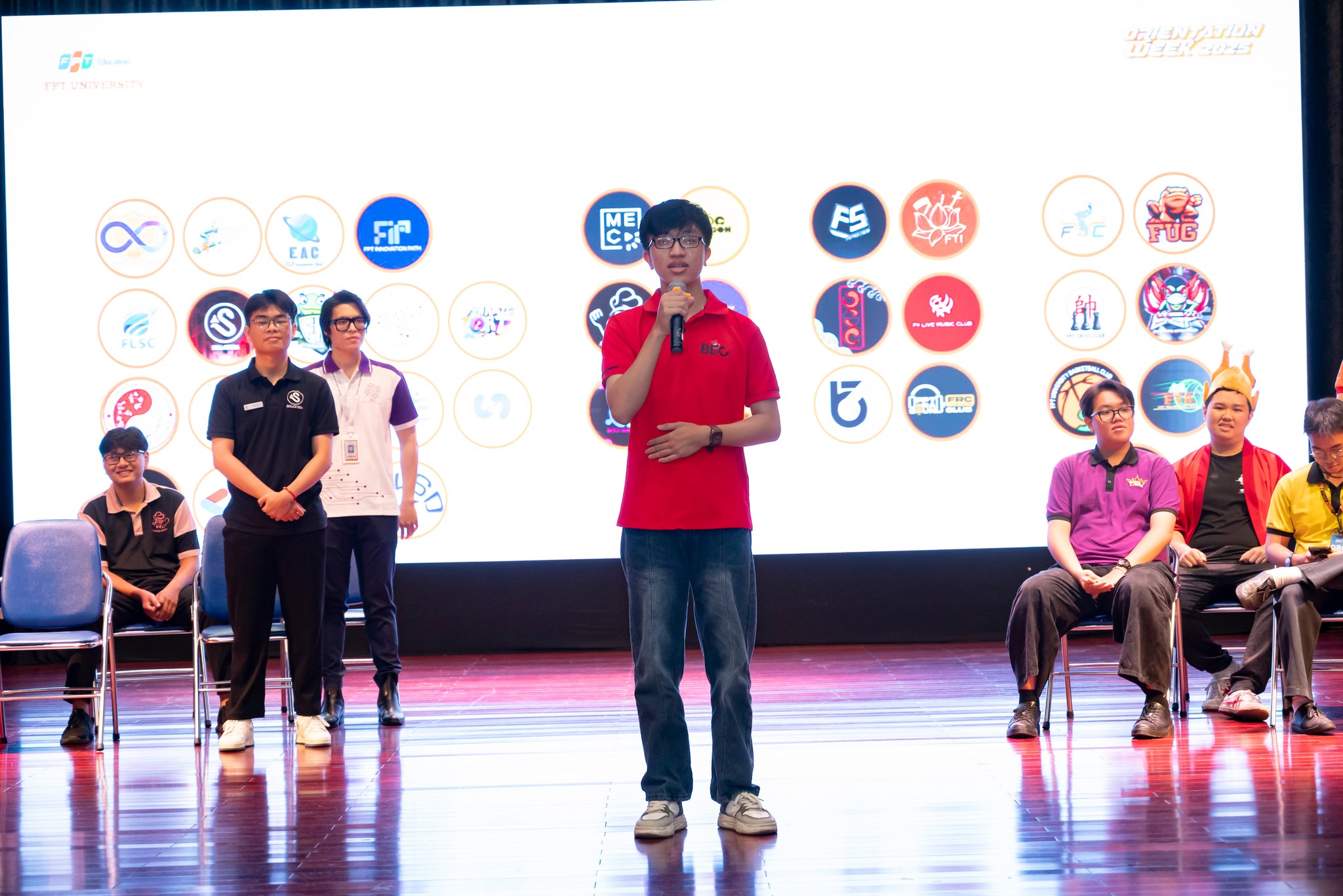4 CHUYÊN ĐỀ “PROMPT YOUR FUTURE” – KHƠI GỢI TƯ DUY, ĐỊNH HƯỚNG TƯƠNG LAI