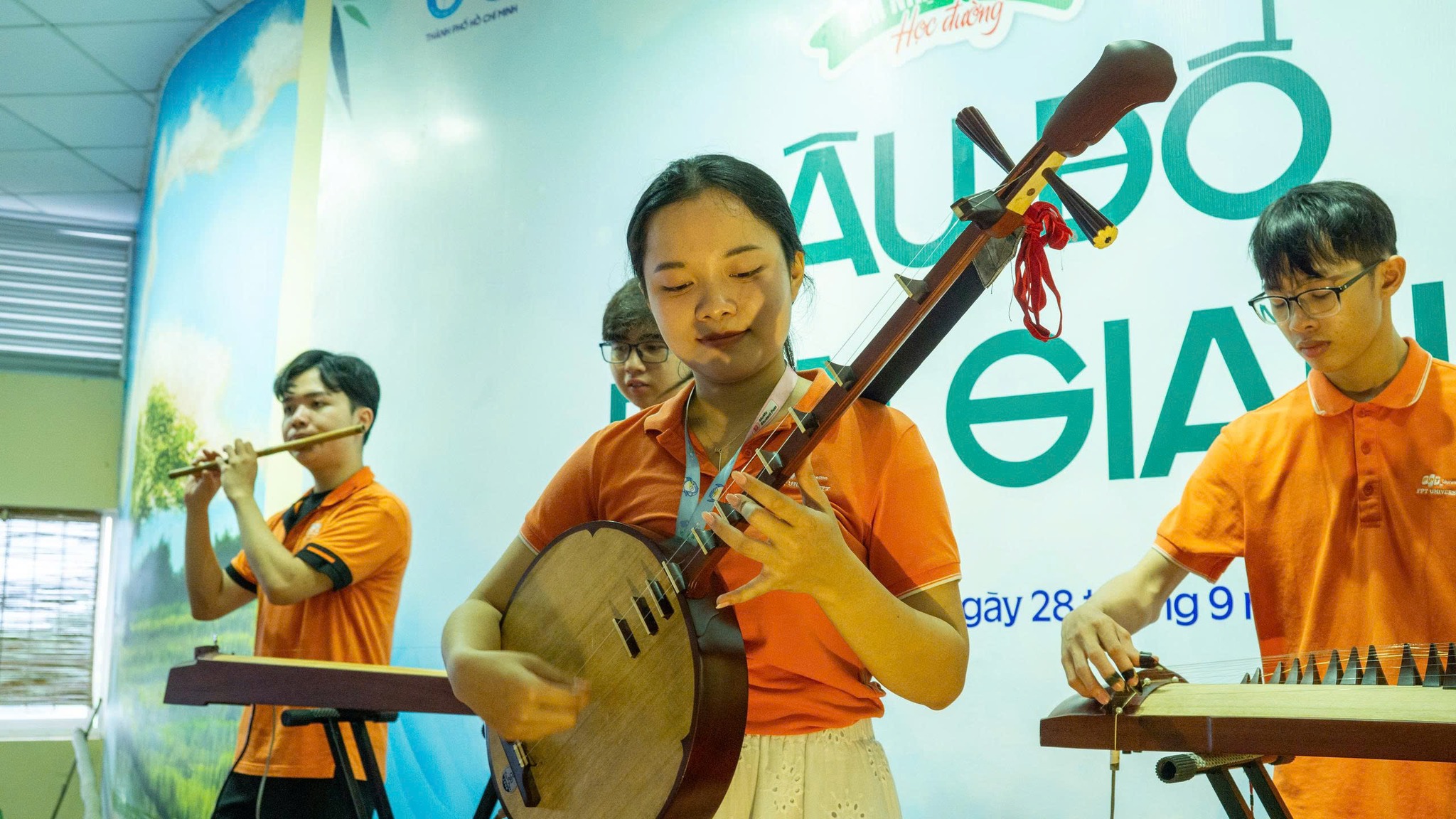 556628104_1204120088407623_2966549971752393893_n CHƯƠNG TRÌNH “ÂM NHẠC DÂN TỘC HỌC ĐƯỜNG” - CHỦ ĐỀ: CÂU ĐỐI DÂN GIAN