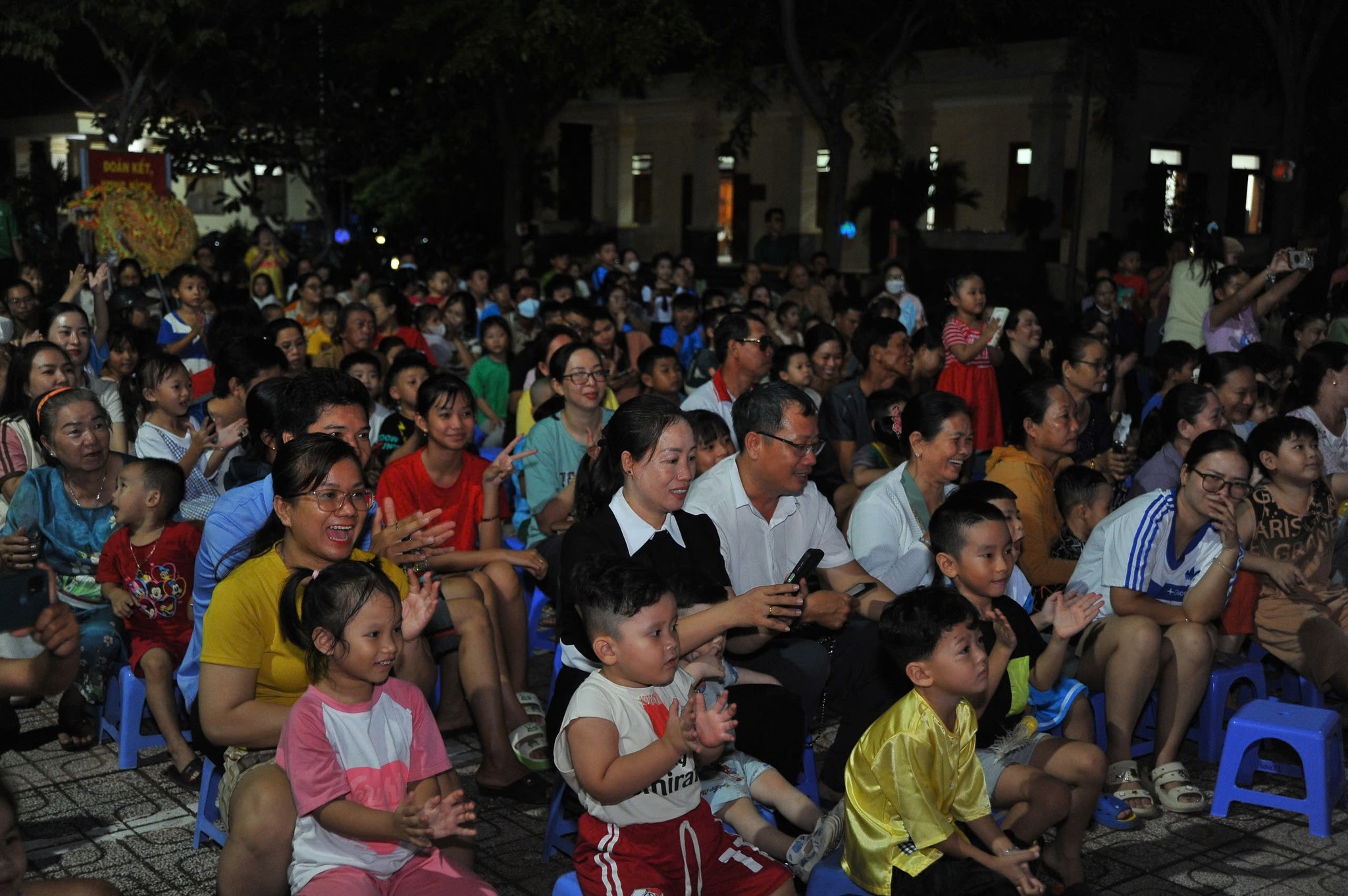557267470_1207717111381254_5472515014336639079_n CHƯƠNG TRÌNH "BIÊN CƯƠNG - ĐÊM HỘI TRĂNG RẰM" NĂM 2025