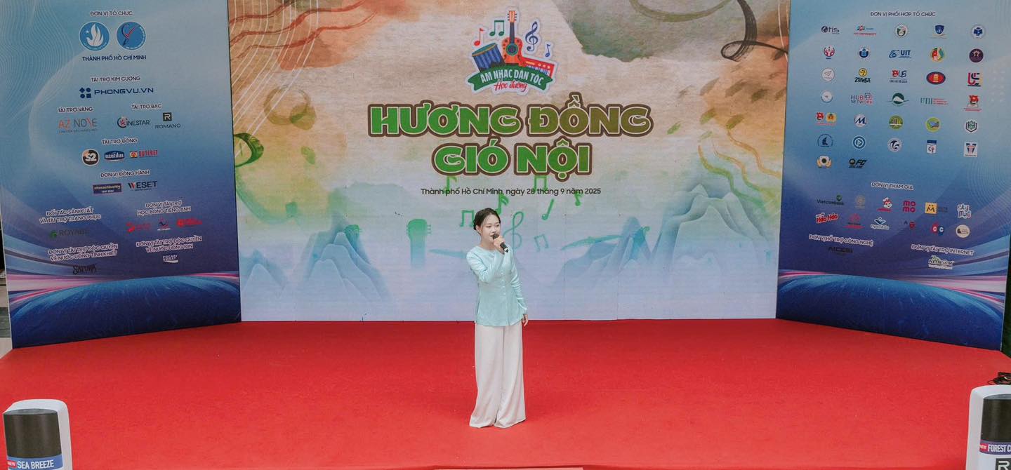 557593499_1205013378318294_4890211092445951570_n CHƯƠNG TRÌNH “ÂM NHẠC DÂN TỘC HỌC ĐƯỜNG” - CHỦ ĐỀ: HƯƠNG ĐỒNG GIÓ NỘI