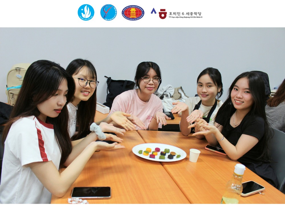 557620724_769445852568083_14234665686115101_n Trải Nghiệm Văn Hóa Hàn Quốc – Làm Bánh Dasik Cùng Học Viện King Sejong HCM 6 tại Nhà Văn hóa Sinh viên TP.HCM