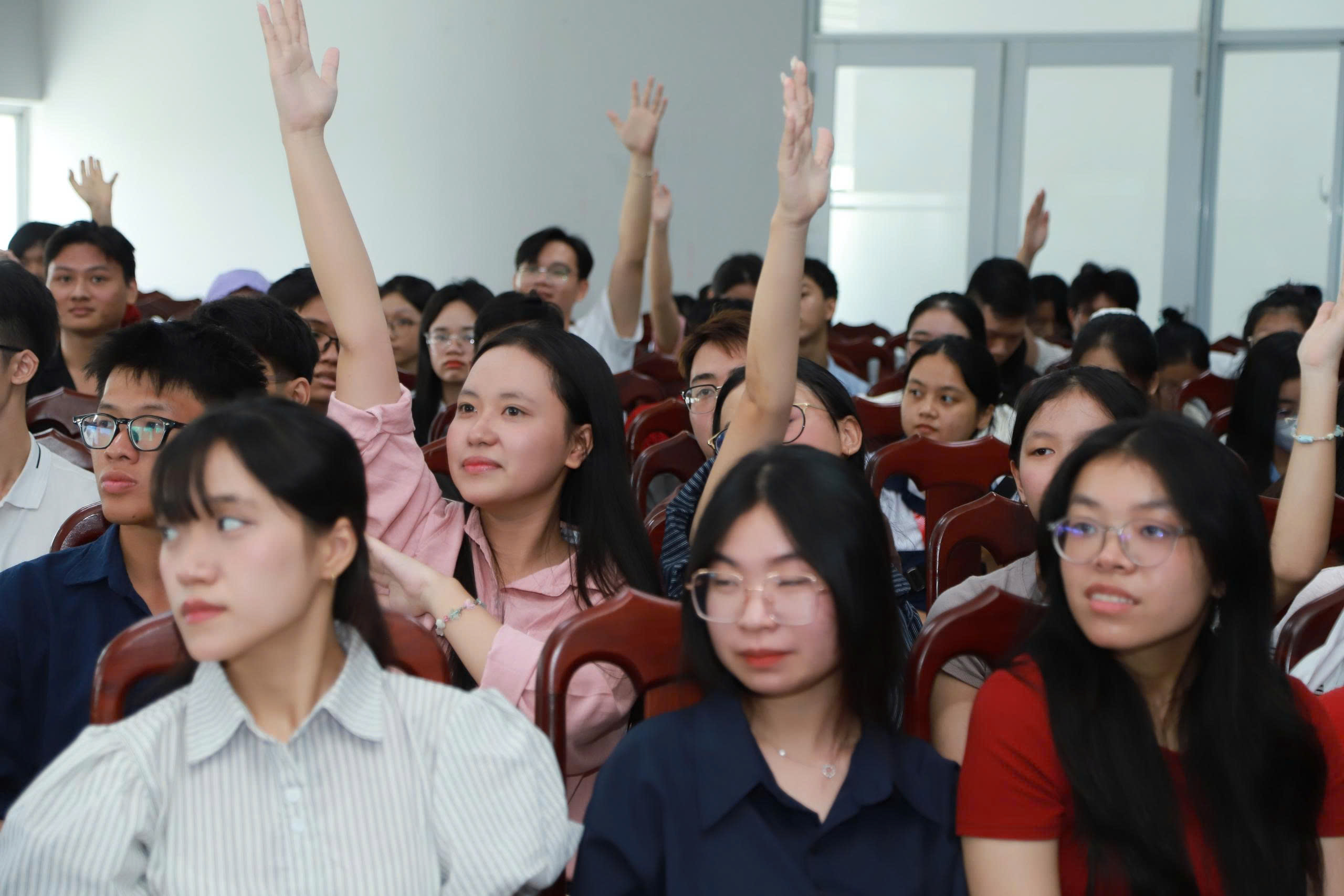 z7089414129597_f996d48f37872f6baaaecbd5654fc90d WORKSHOP "ỨNG DỤNG AI TRONG HỌC TẬP" - MỞ RA HÀNH TRÌNH TRI THỨC TRONG KỶ NGUYÊN SỐ