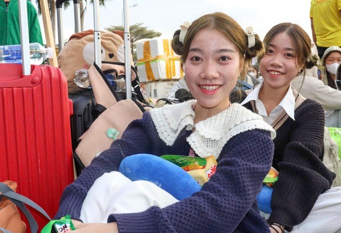 07-02-2026-chuyen-xe-mua-xuan-dua-2000-sinh-vien-nguoi-lao-dong-kho-khan-ve-que-don-tet-F6636CE4-details “Chuyến xe mùa xuân” đưa 2.000 sinh viên, người lao động khó khăn về quê đón tết