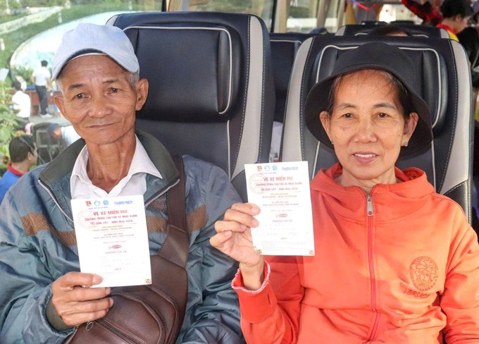 07-02-2026XH_06 “Chuyến xe mùa xuân” đưa 2.000 sinh viên, người lao động khó khăn về quê đón tết