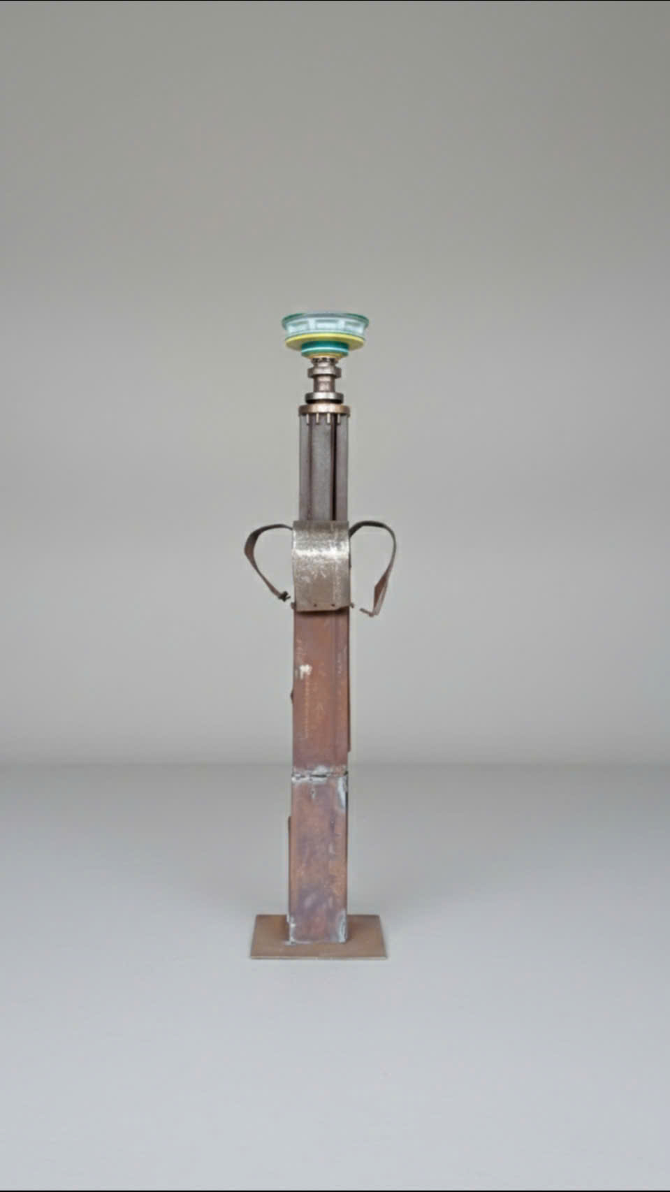 z7592326646428_b264b6106a920ad45c51ec16812cddaf Triển lãm "Hoa và Rác"