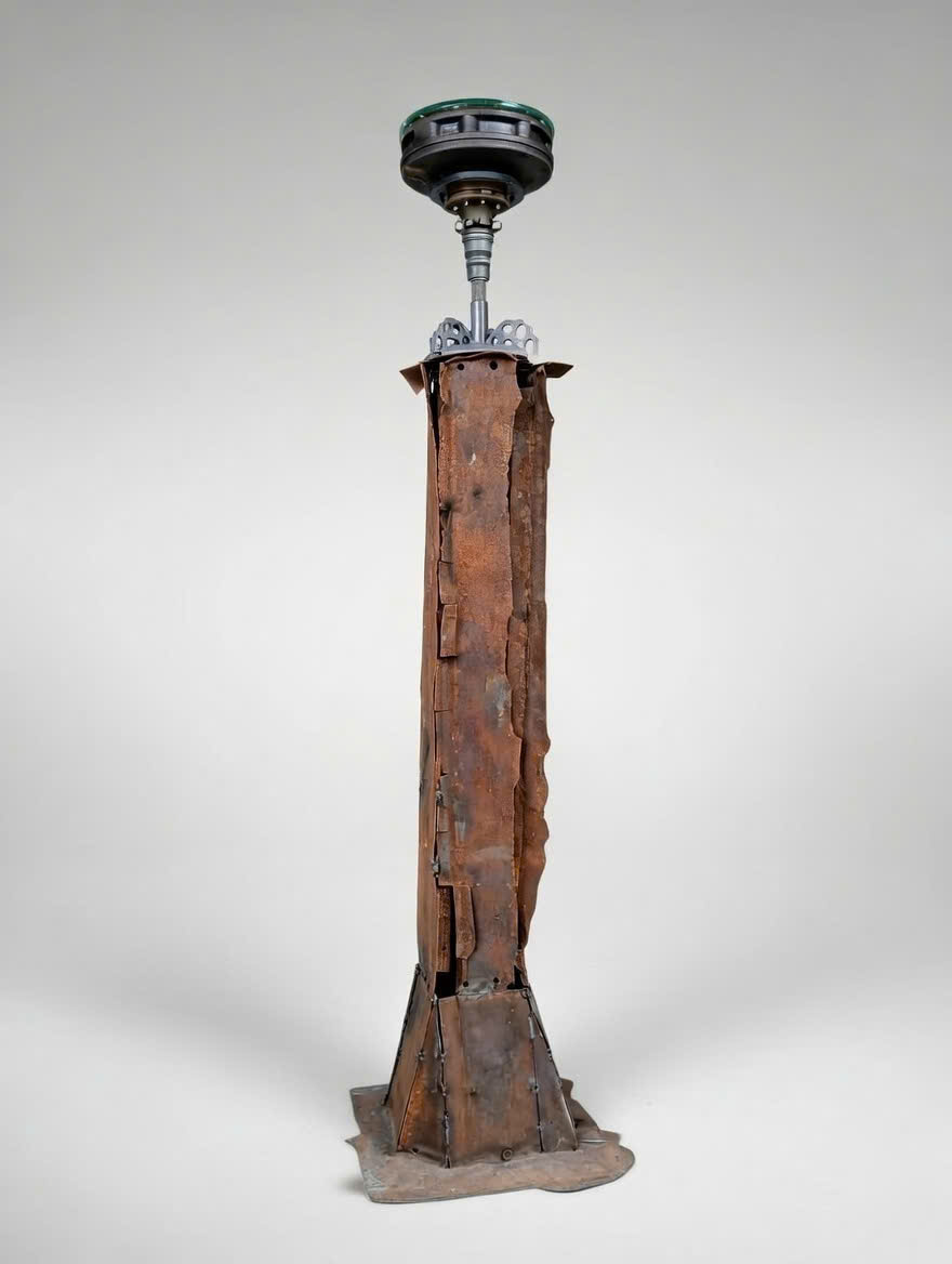 BÀN XOAY – TRIỂN LÃM “HOA VÀ RÁC”