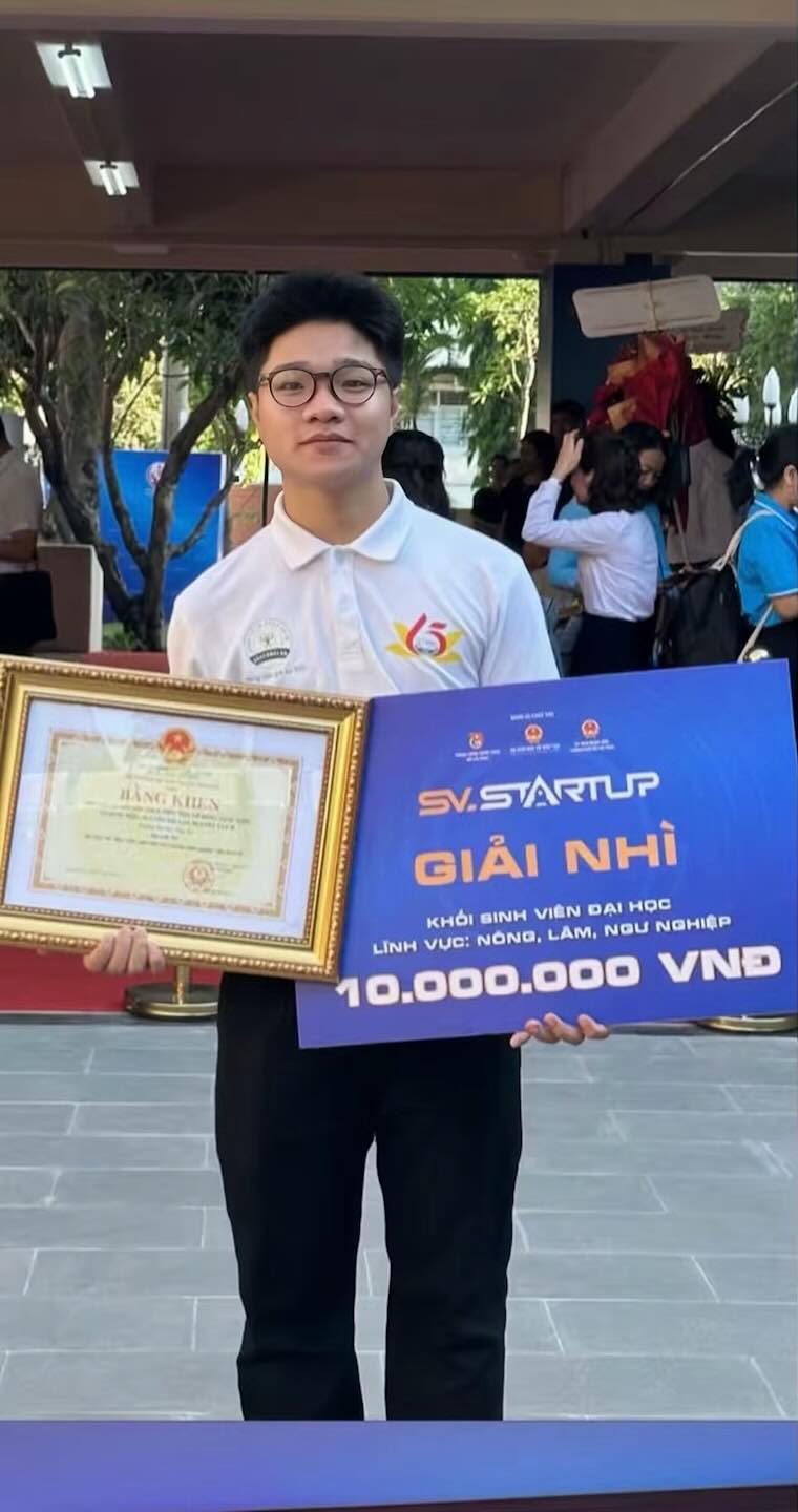 690294164_1302306781990725_2101810632182385213_n Nam sinh Logistics với dấu ấn Giải Nhì khởi nghiệp đổi mới sáng tạo cấp quốc gia