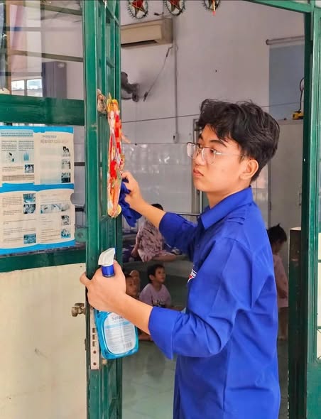 710745802_1319532866934783_8869944181481420575_n Dấu ấn của nam sinh kinh tế trong công tác đoàn và nghiên cứu khoa học