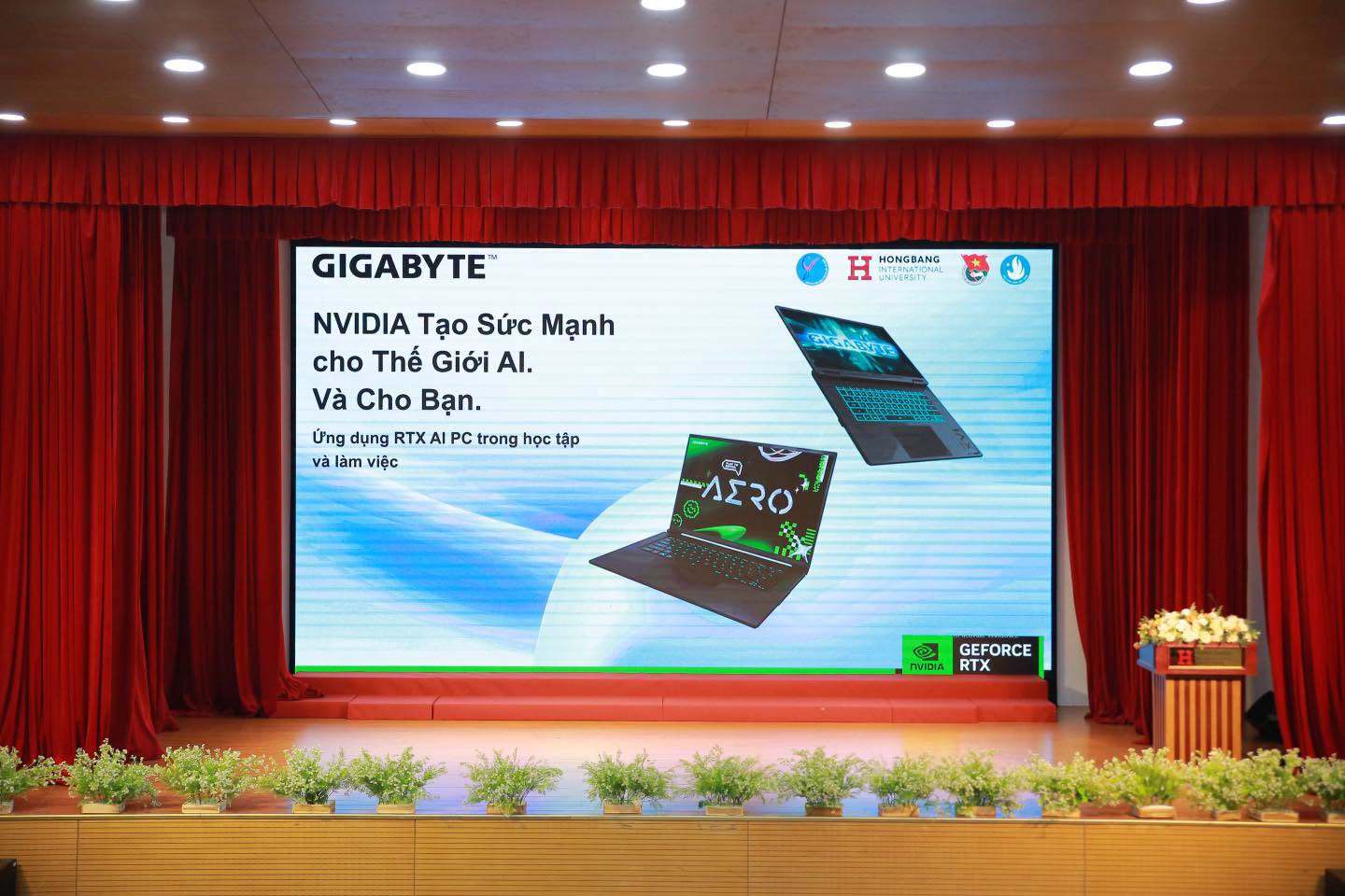 Ngày hội “Ứng dụng AI trong học tập và làm việc hiệu quả” tại Trường Đại học Quốc tế Hồng Bàng