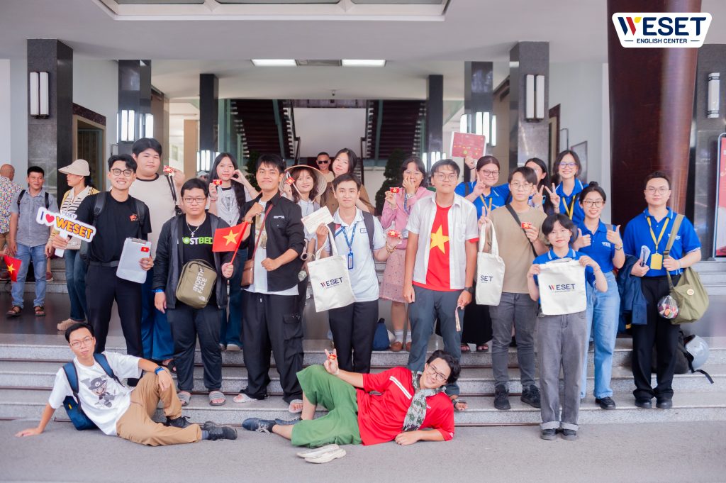 WESET-to-chuc-Speaking-Club-tai-Dinh-Doc-Lap-danh-cho-cac-ban-hoc-vien_-1024x681 Hơn 30.000 học viên đã chọn WESET để chinh phục mục tiêu tiếng Anh