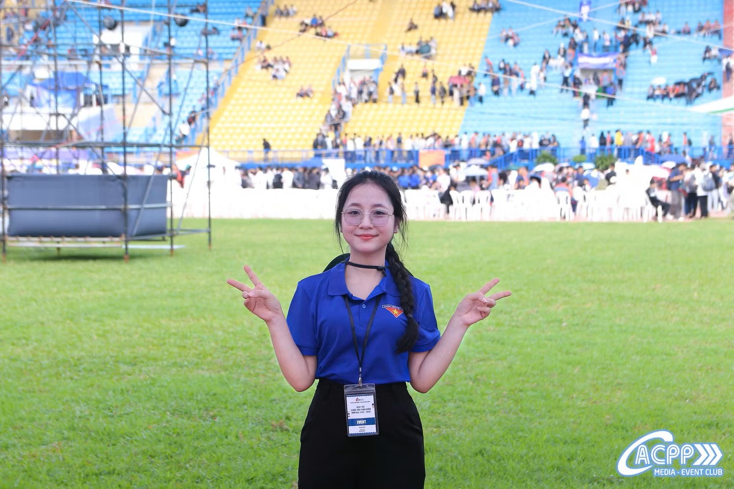 14.-NGUYEN-THI-HEN-TRUONG-DH-CONG-NGHIEP-TP.HCM_ NỮ SINH BỨT PHÁ THÀNH SINH VIÊN 5 TỐT TRƯỜNG ĐẠI HỌC CÔNG NGHIỆP TP.HCM