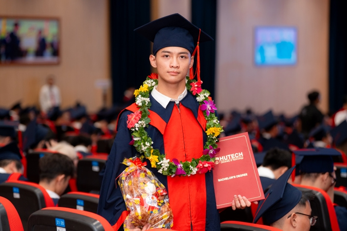 17.-TRAN-NHAT-PHI-TRUONG-DH-CONG-NGHE-TP.HCM_ TRẦN NHẬT PHI: VIẾT TIẾP ƯỚC MƠ CÔNG NGHỆ TỪ NGHỊ LỰC PHI THƯỜNG